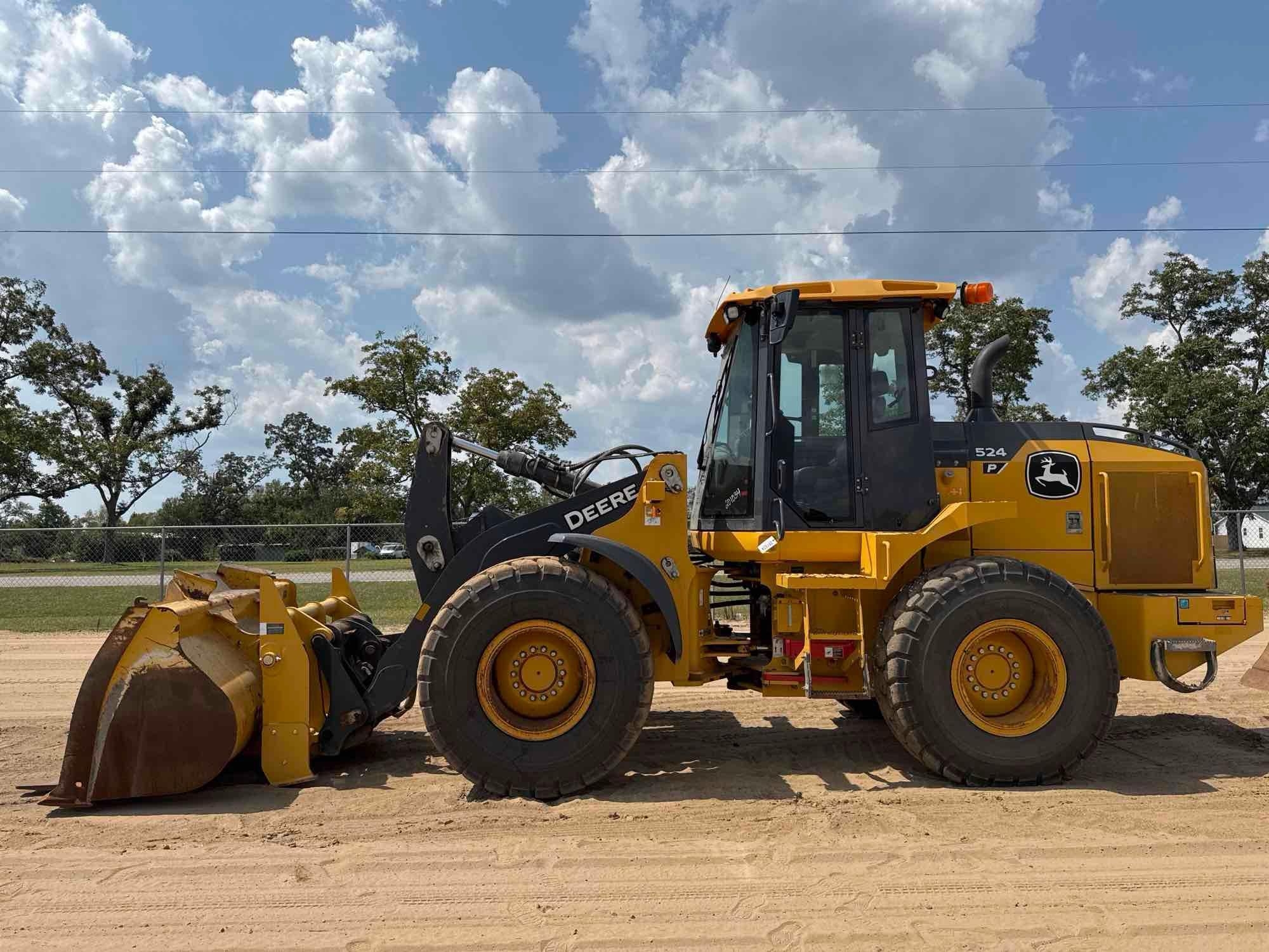 2021 JOHN DEERE 524P WHEEL LOADER (A52705)