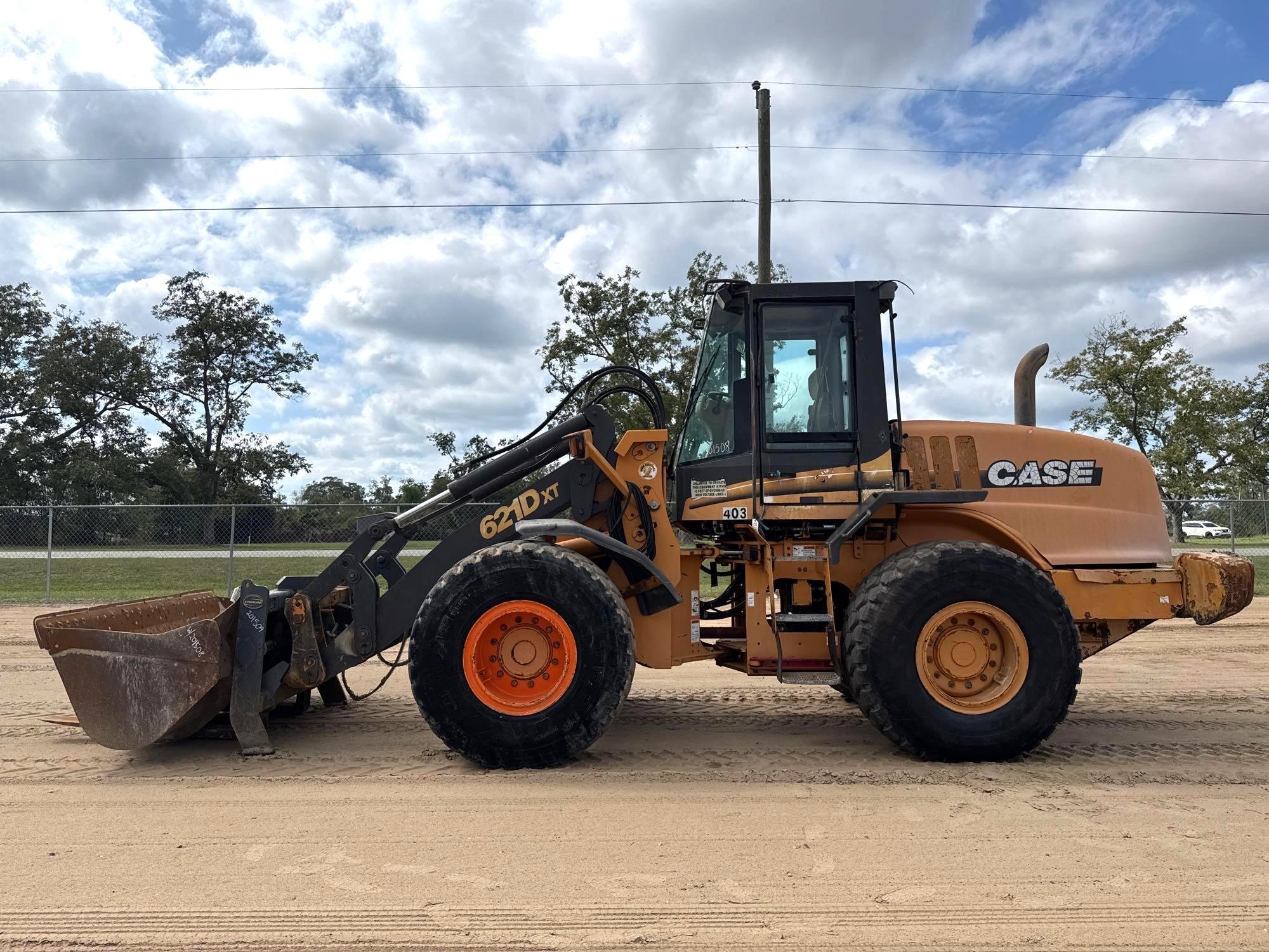 2002 CASE 621D XT WHEEL LOADER (A52705)