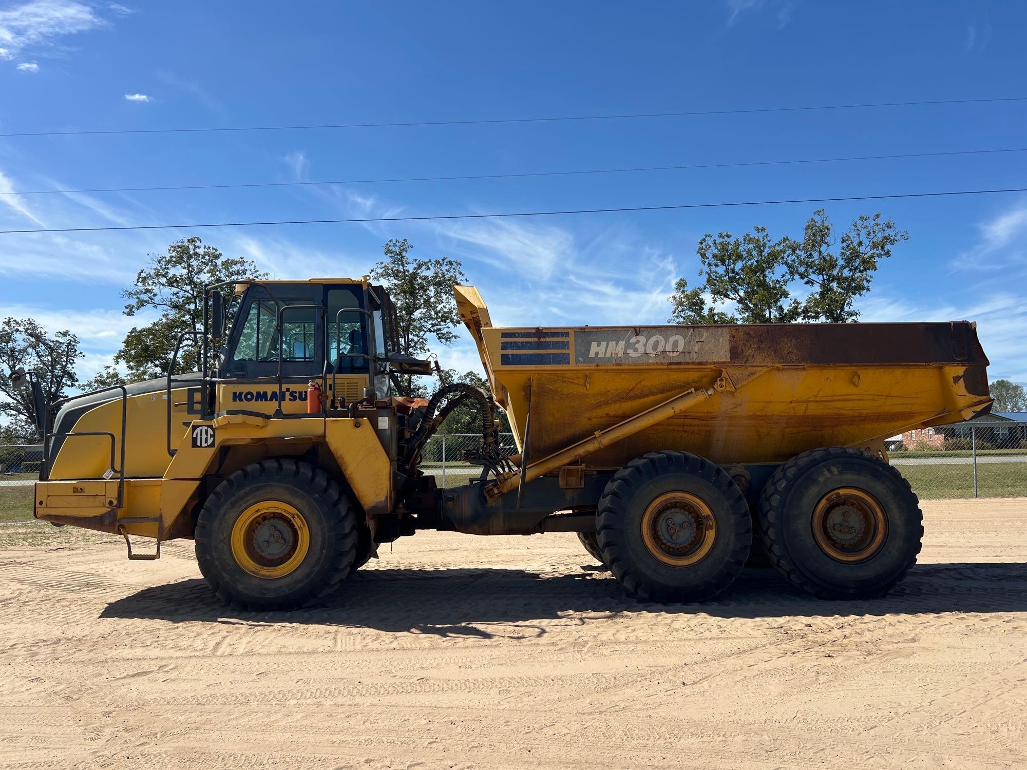 2014 KOMATSU HM300-3 OFF ROAD DUMP TRUCK (A52705)