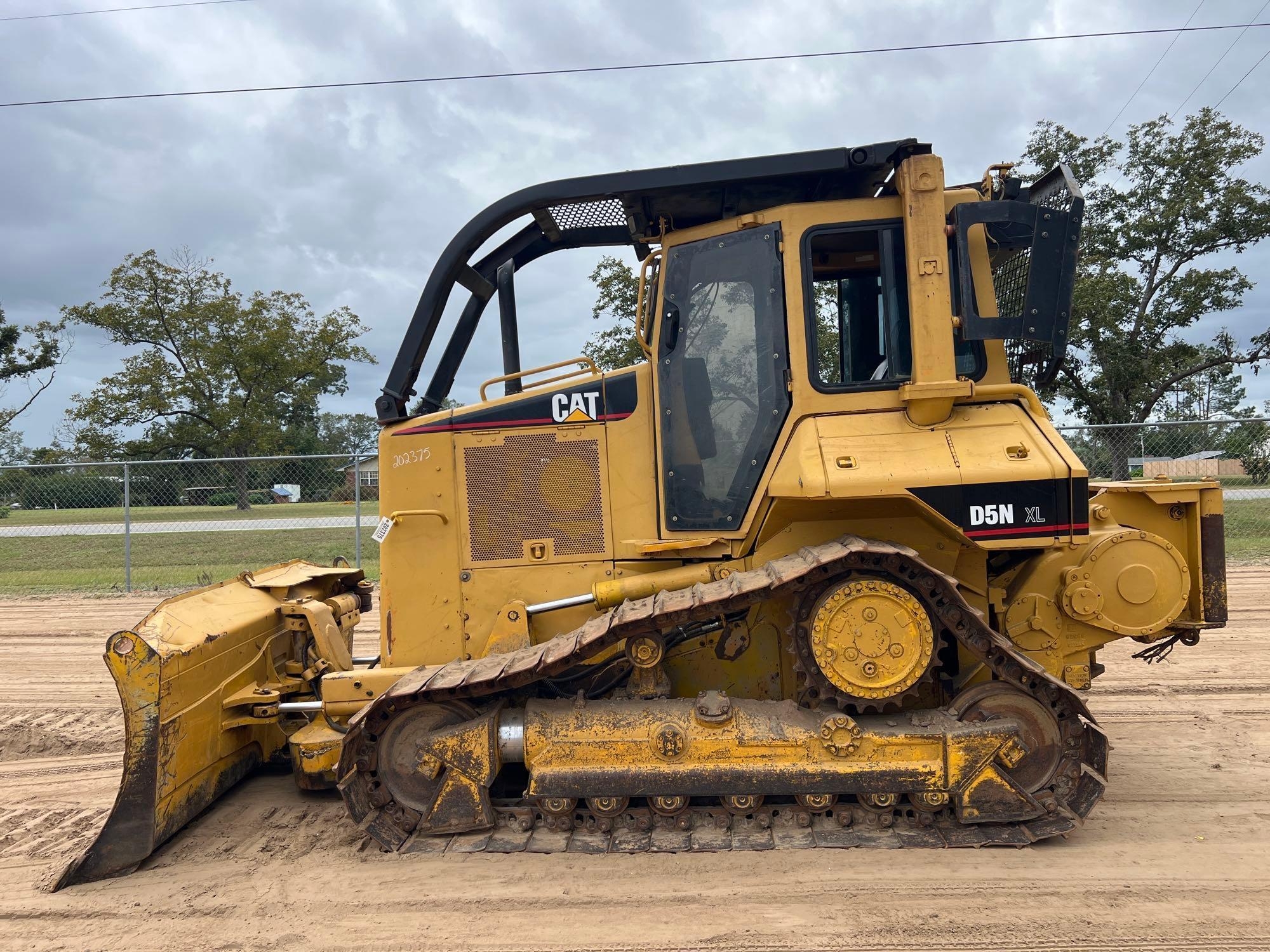 CATERPILLAR D5N XL CRAWLER DOZER (A52705)