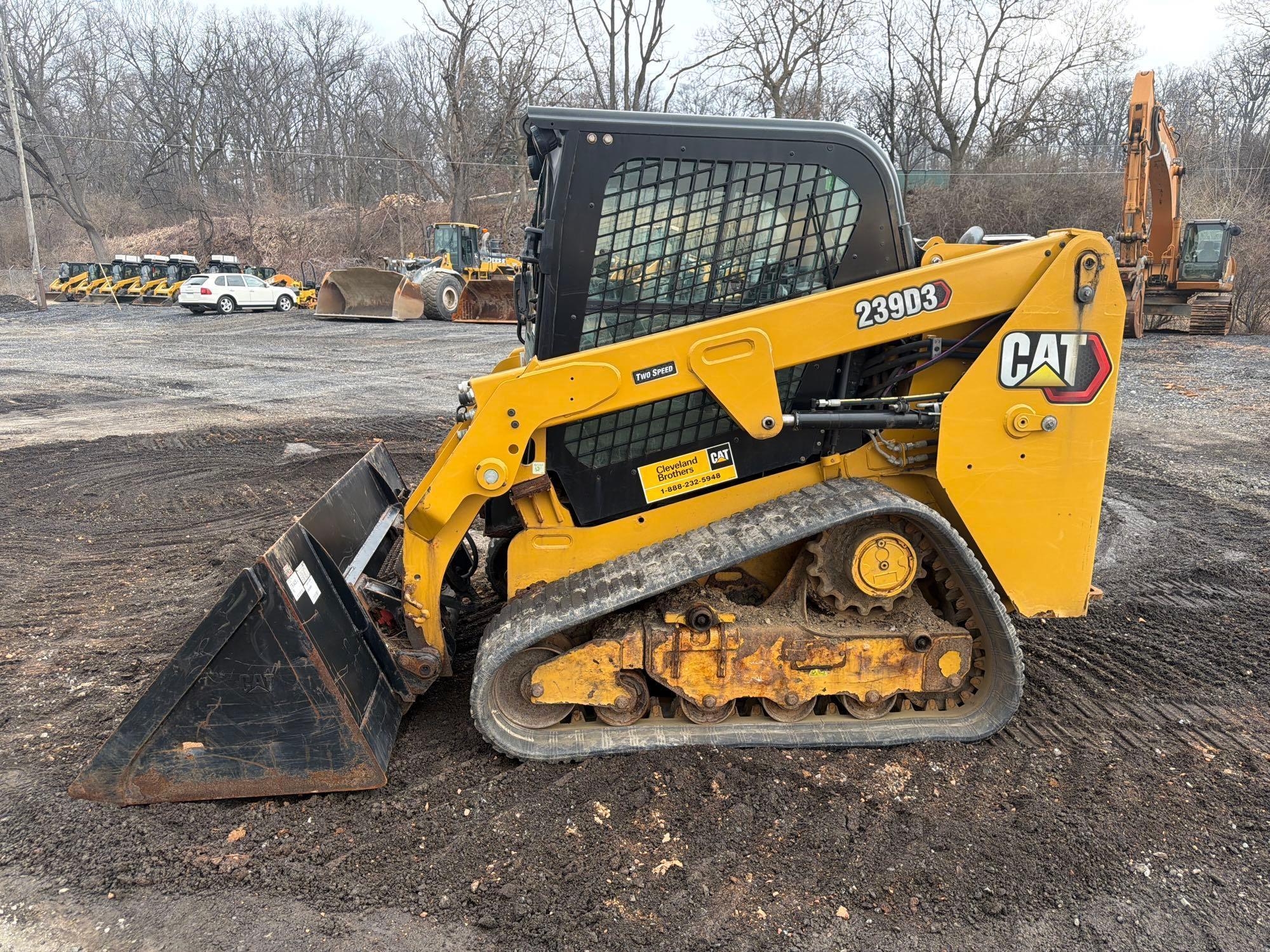 CATERPILLAR 239D3 SKID STEER (A65053)