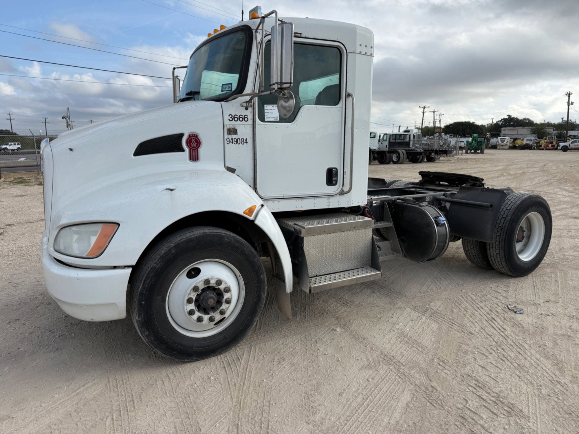 2016 KENWORTH T370 (A55745)
