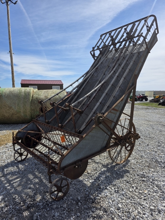 Pull Type Hay Stacker (A66408)