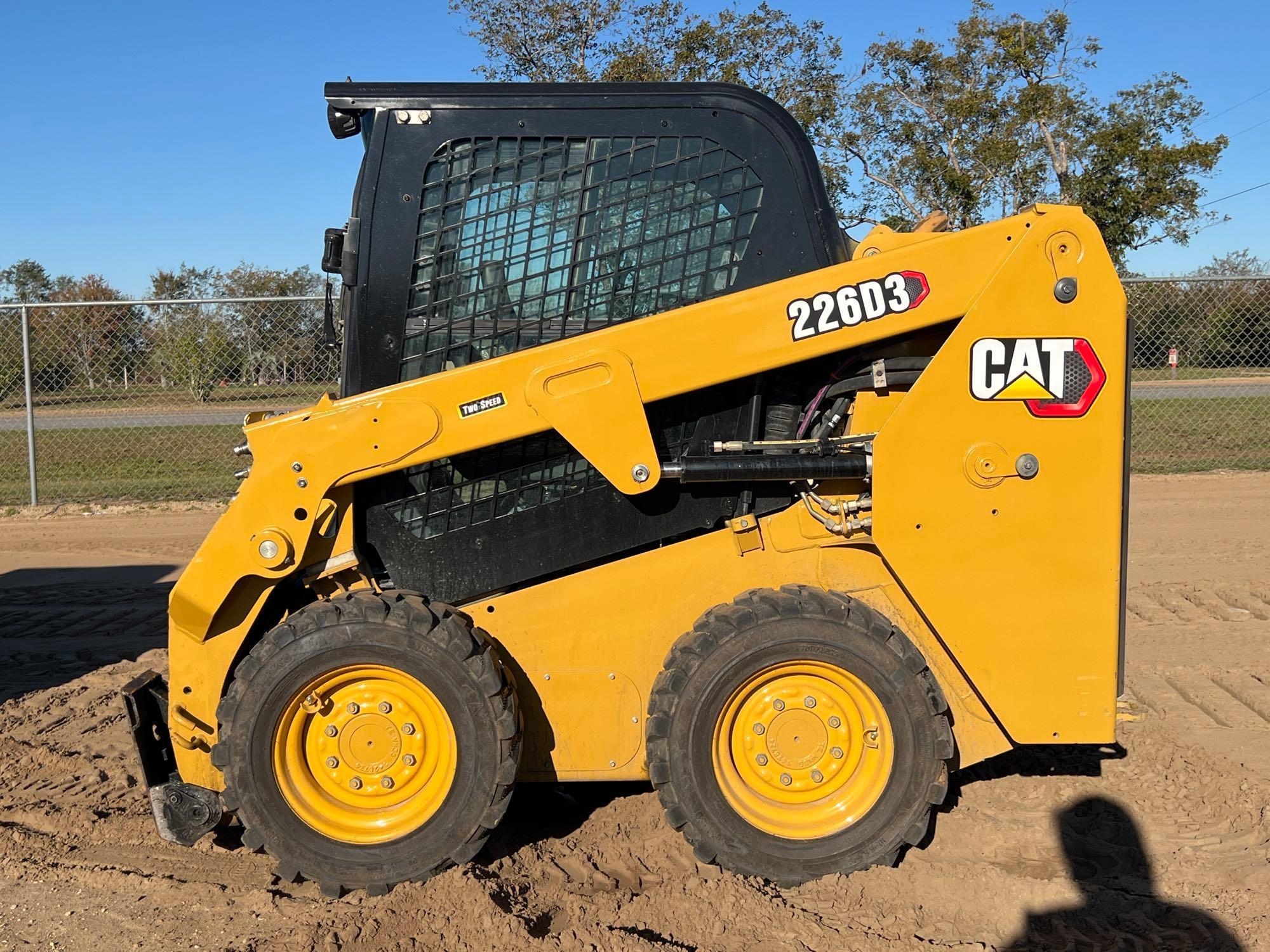 CATERPILLAR 226D3 SKID STEER (A52707)