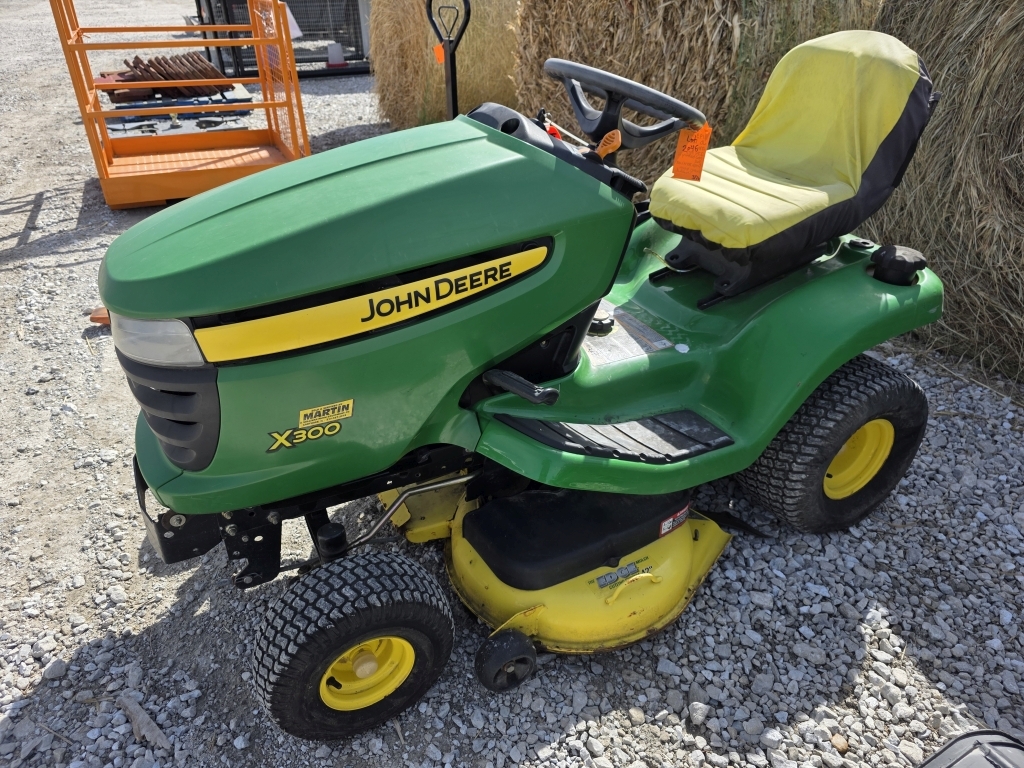 John Deere X300 Riding Mower (A66408)