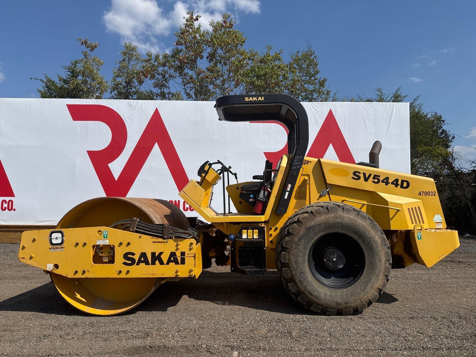 SAKAI SV544 SMOOTH DRUM ROLLER (A52706)