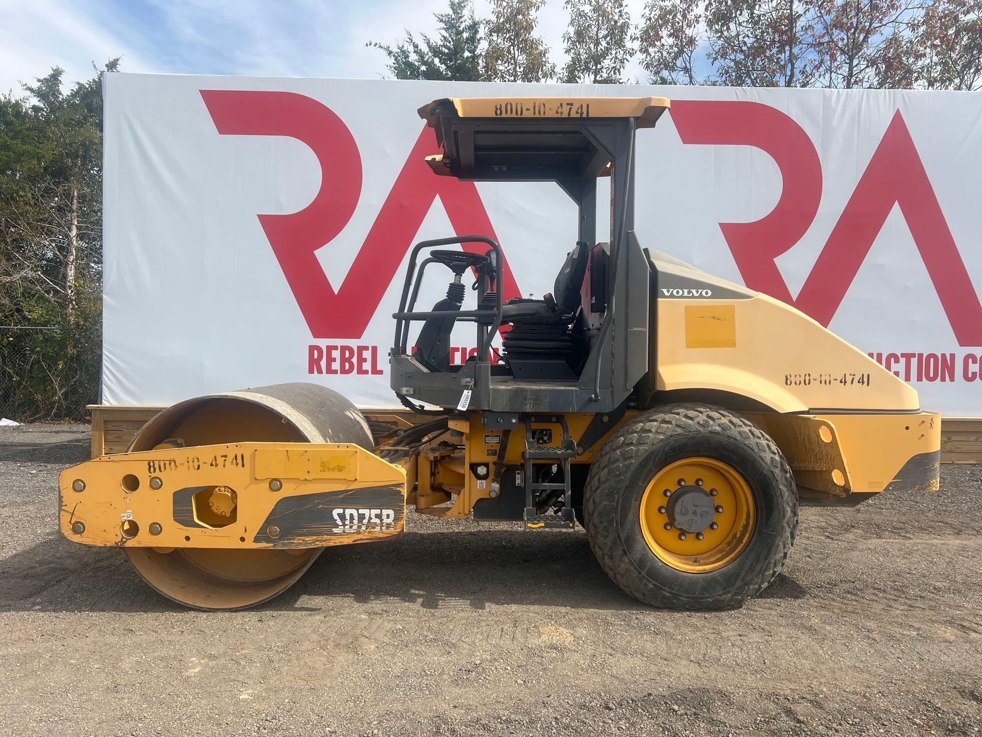 VOLVO SD75B SMOOTH DRUM ROLLER (A52706)