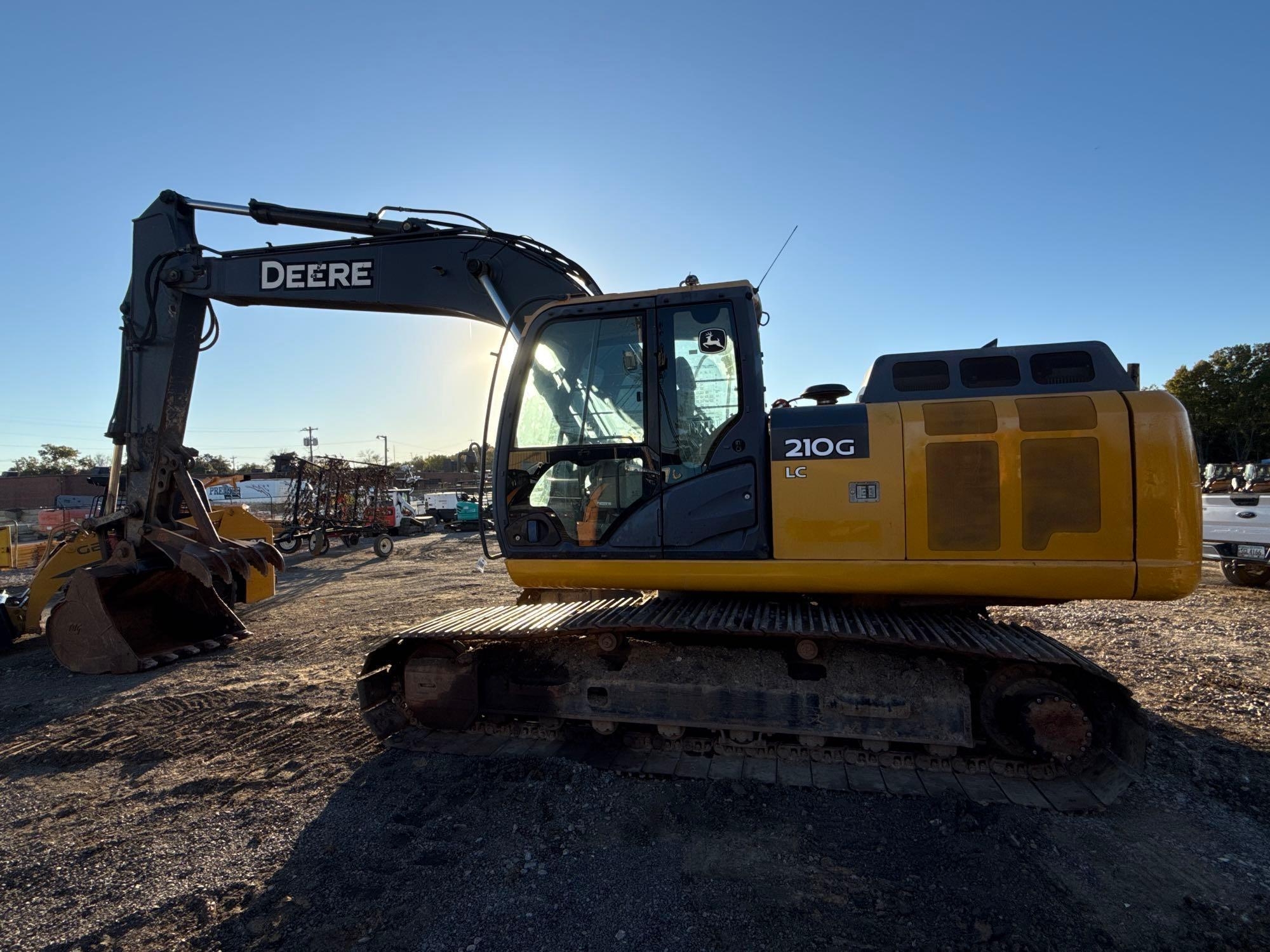 JOHN DEERE 210G LC EXCAVATOR (A52706)