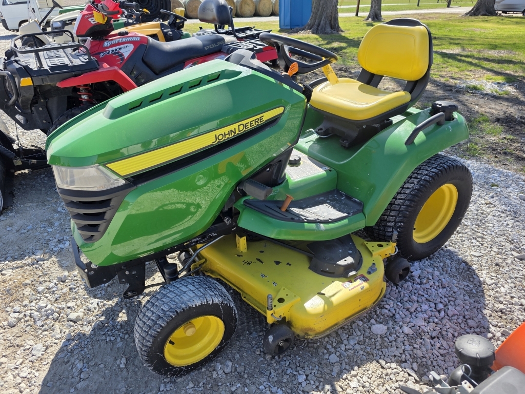 2017 John Deere X570 Riding Mower (A66408)