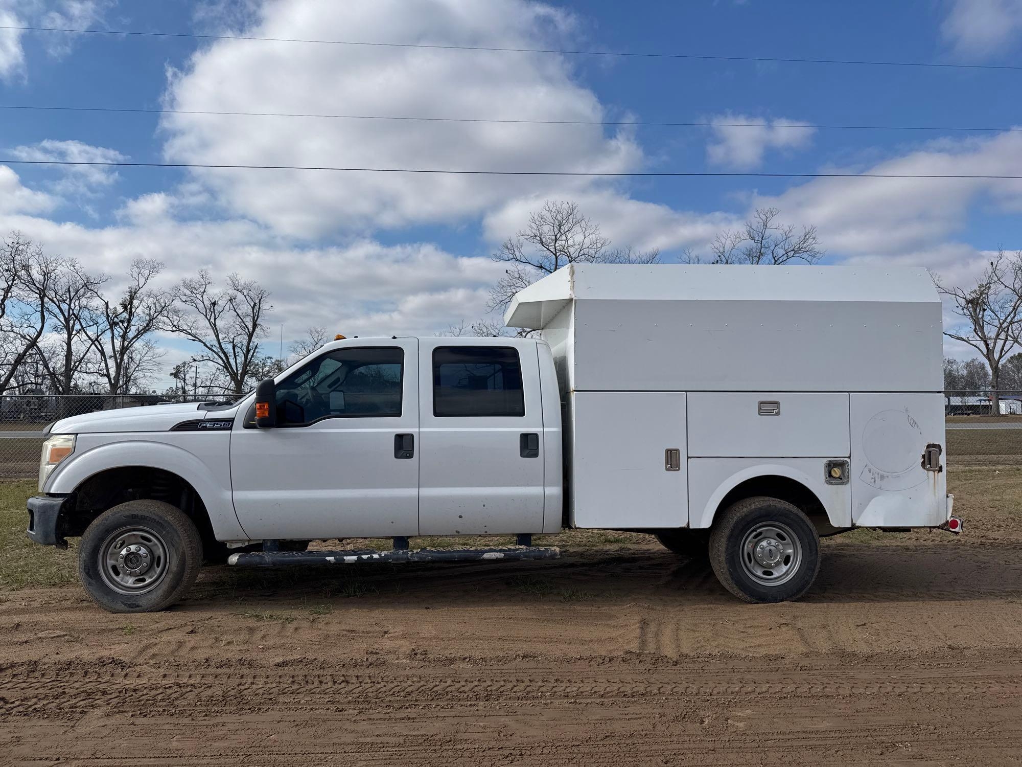 2012 FORD F-350 XL SUPER DUTY CREW CAB SERVICE TRUCK (A58375)