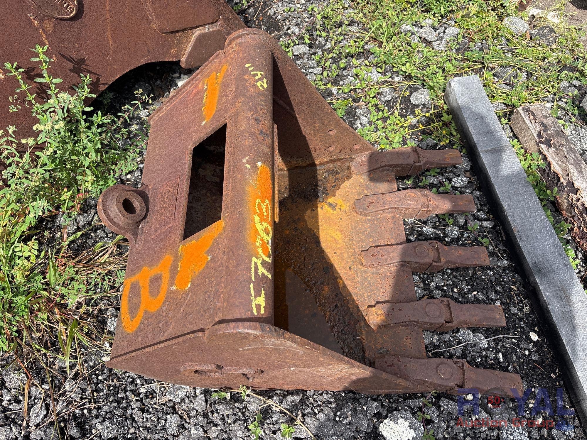 CP 24in Excavator Digging Tooth Bucket (A55787)