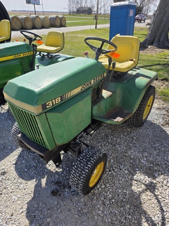 John Deere 318 Garden Tractor (A66408)