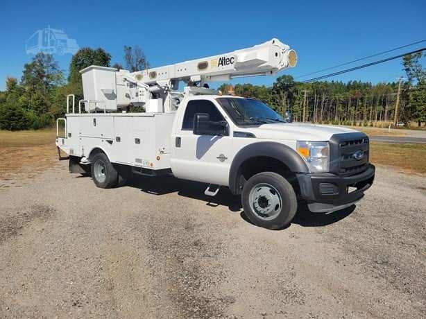 2013 Ford F550 Bucket Truck w/ Jib (A62613)