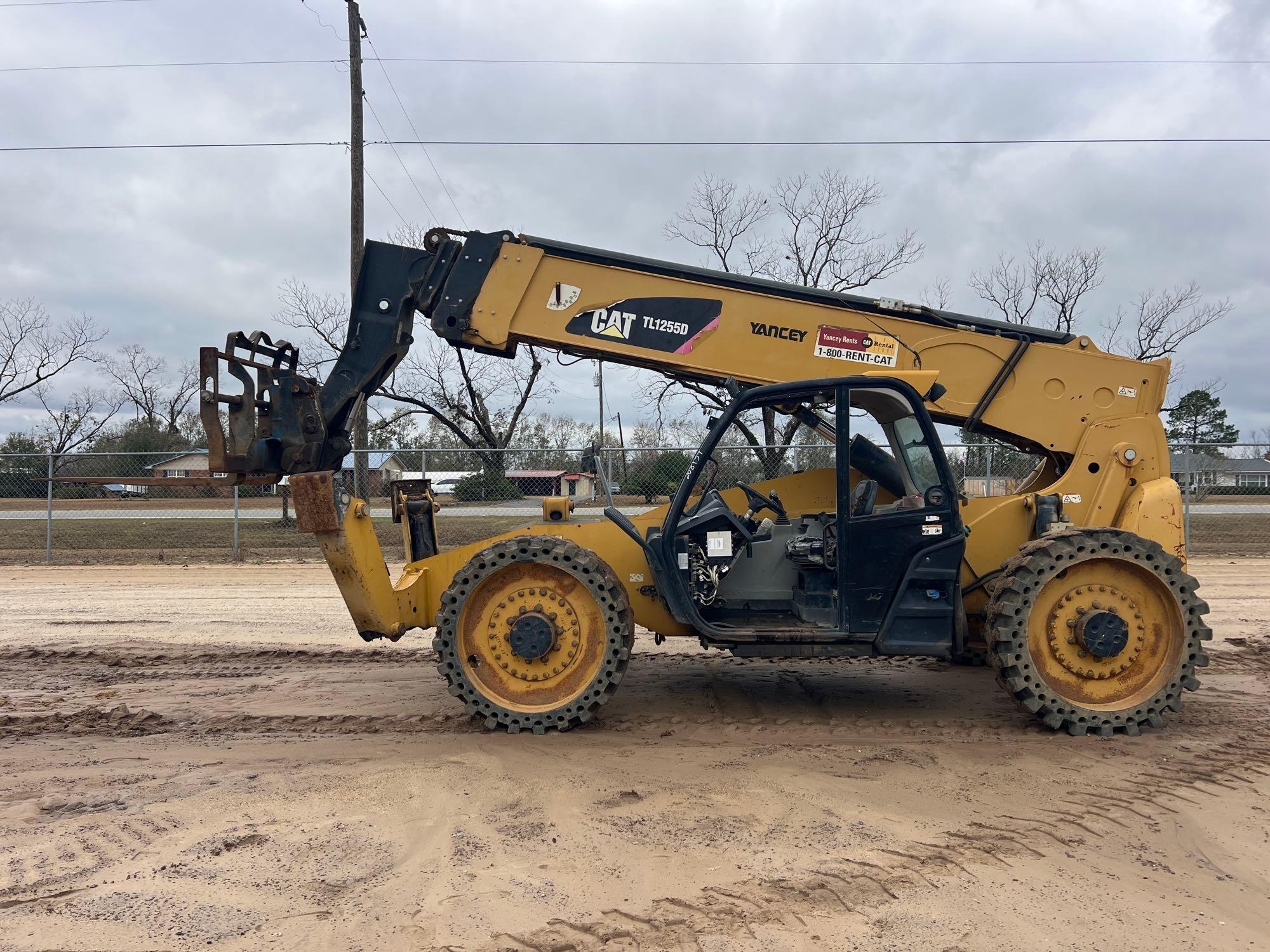 2017 CATERPILLAR TL1255D TELESCOPIC FORKLIFT (A52709)