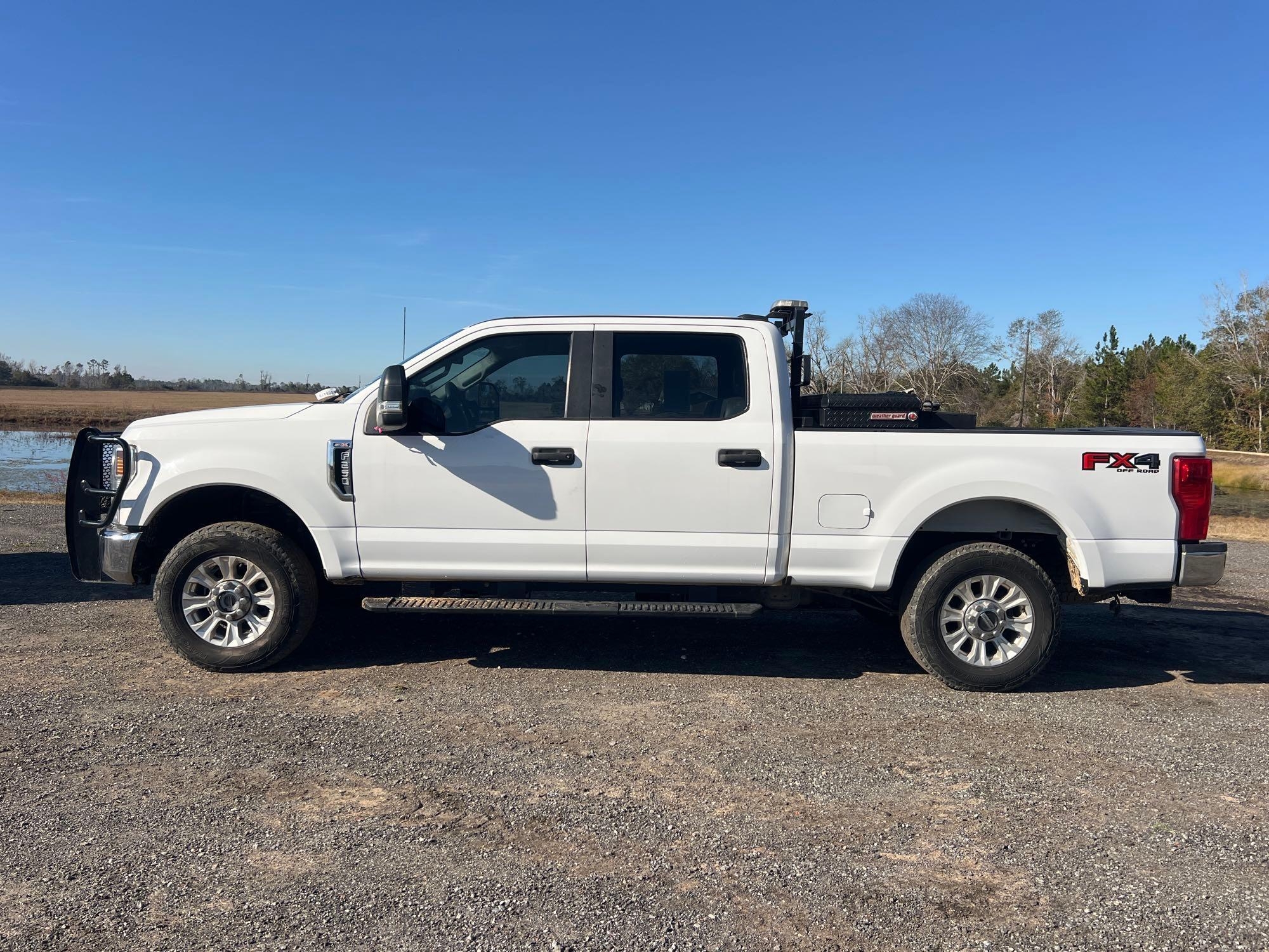 2022 FORD F-250 STX CREW CAB TRUCK (A59823)