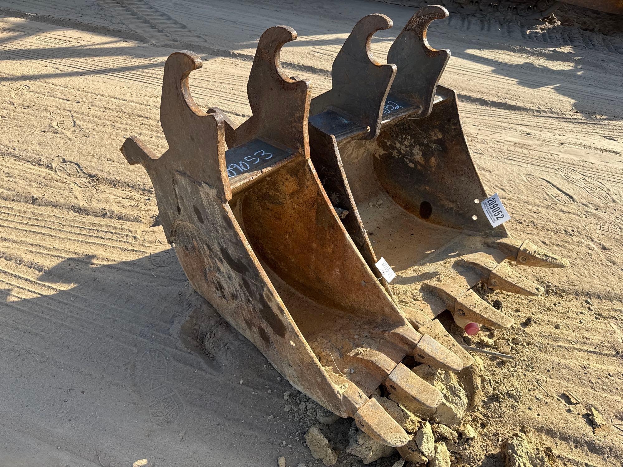 11" QUICK ATTACH EXCAVATOR BUCKET (A60429)