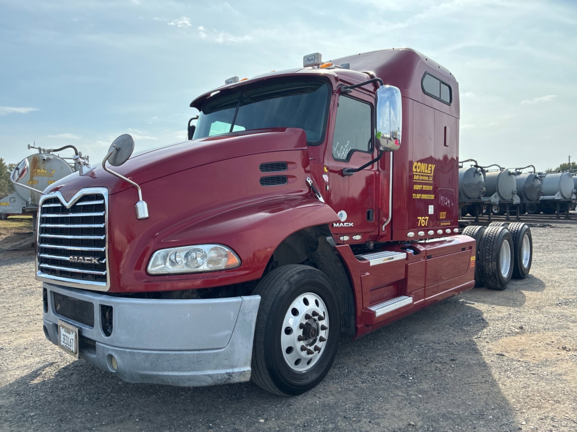 2016 MACK CXU613 MID-ROOF SLEEPER (A55745)