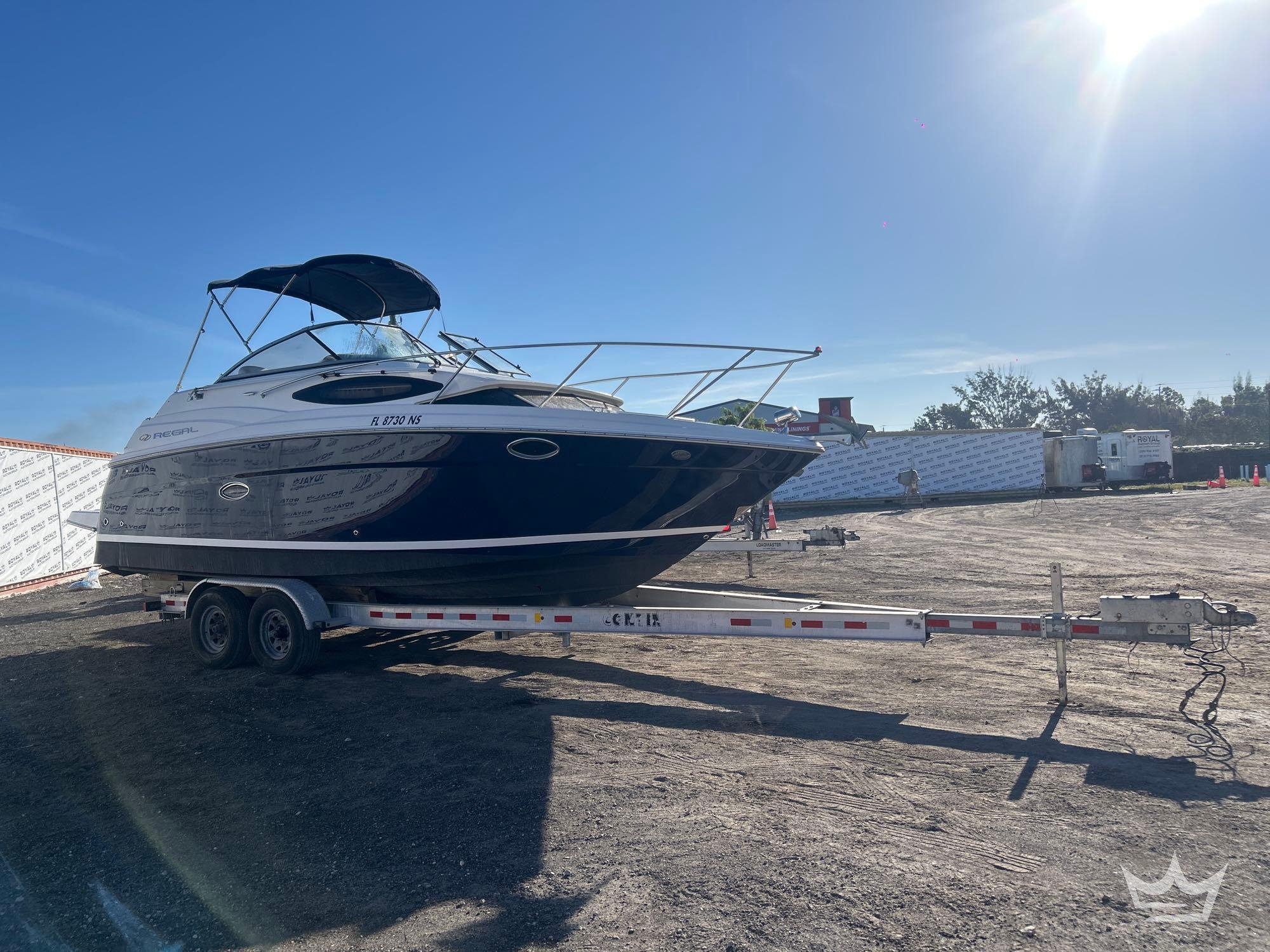 2008 Regal 2565 Express Cruiser Boat with 30ft T/A Continental Boat Trailer (A61569)