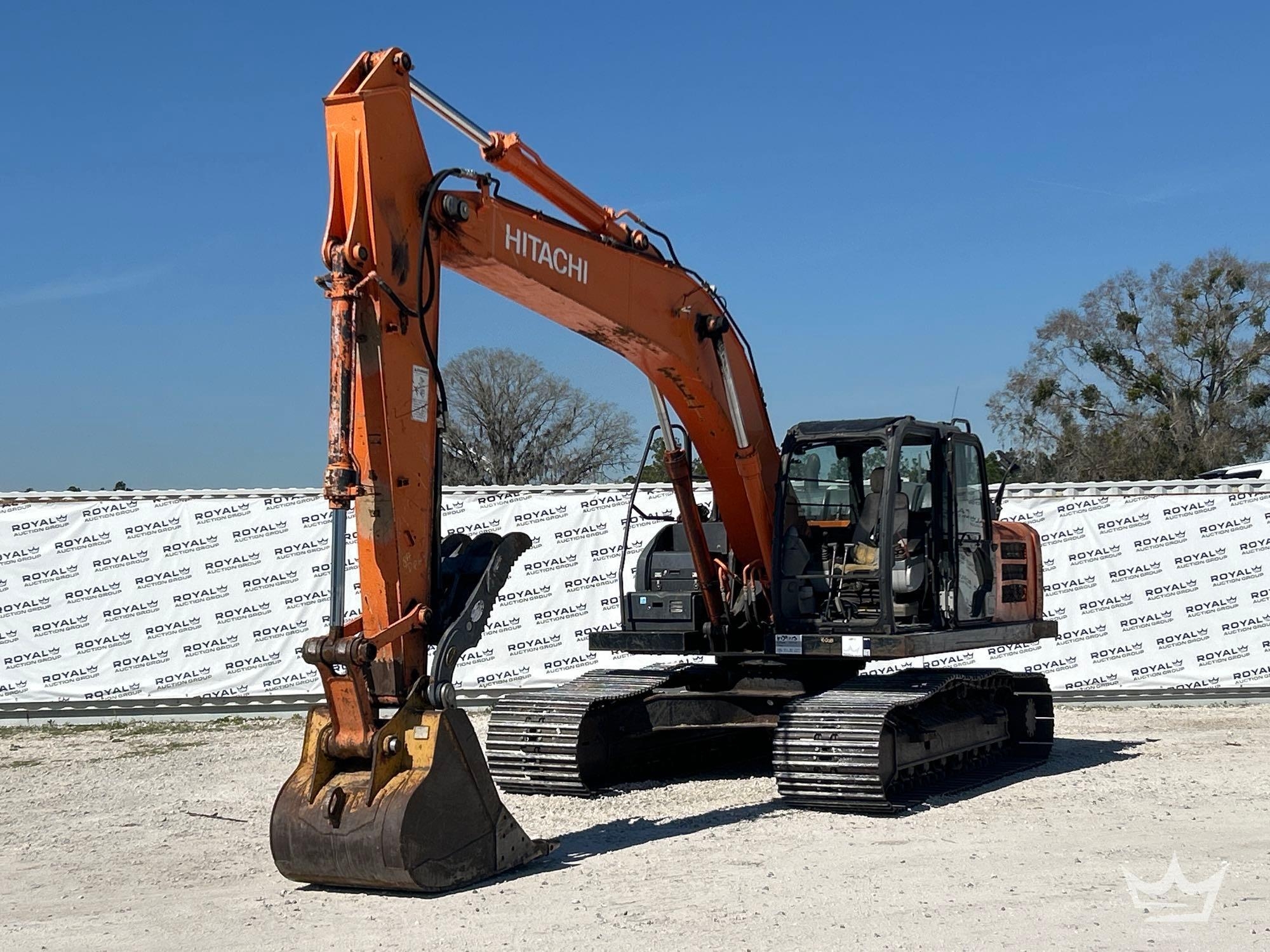 2015 Hitachi ZX210LC Hydraulic Excavator (A61572)