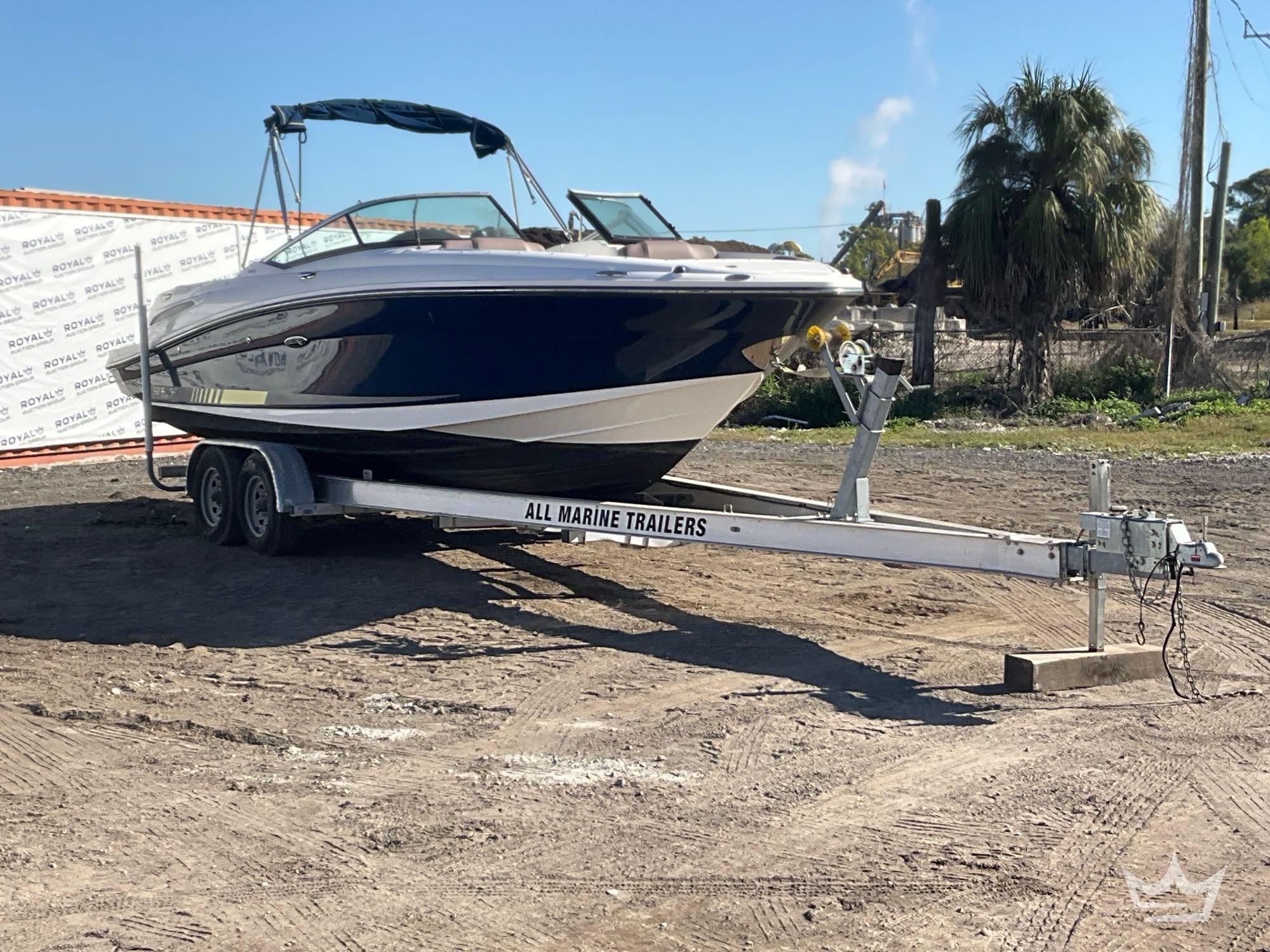 2014 Sea Ray 250SLX Bowrider Boat with T/A Boat Trailer (A61569)
