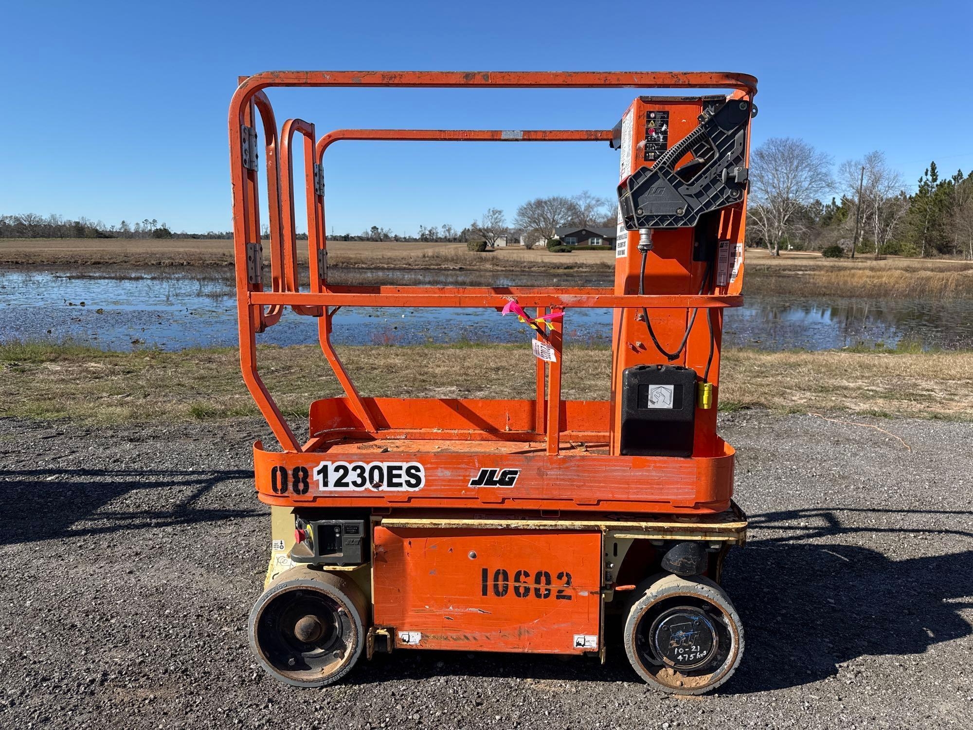 JLG 1230ES COMPACT ELECTRIC VERTICAL MAST LIFT (A59823)