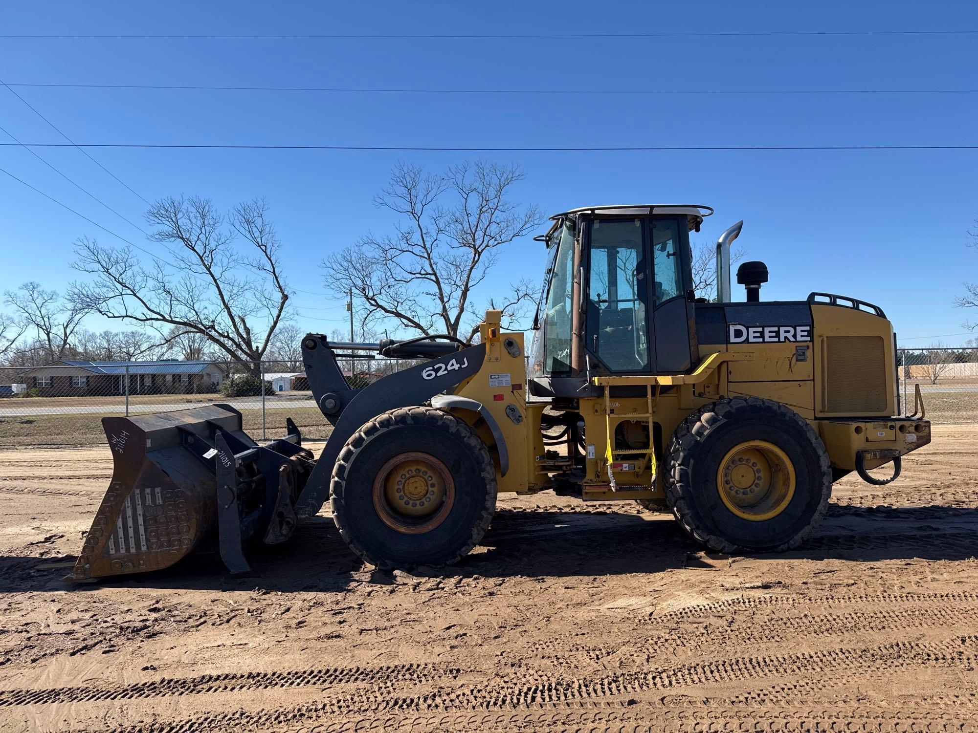 JOHN DEERE 624J WHEEL LOADER (A62129)