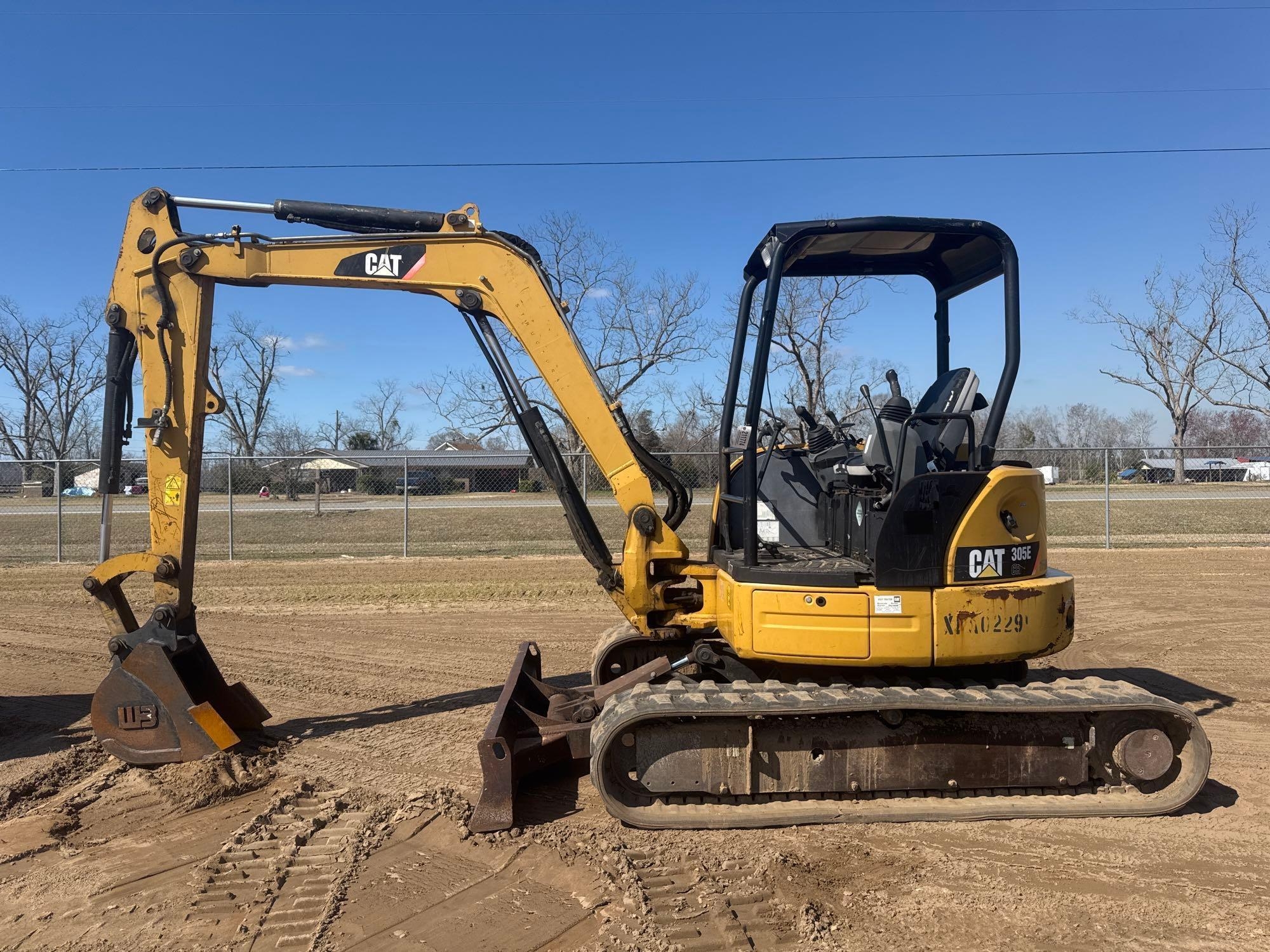 2013 CATERPILLAR 305E CR EXCAVATOR (A64279)
