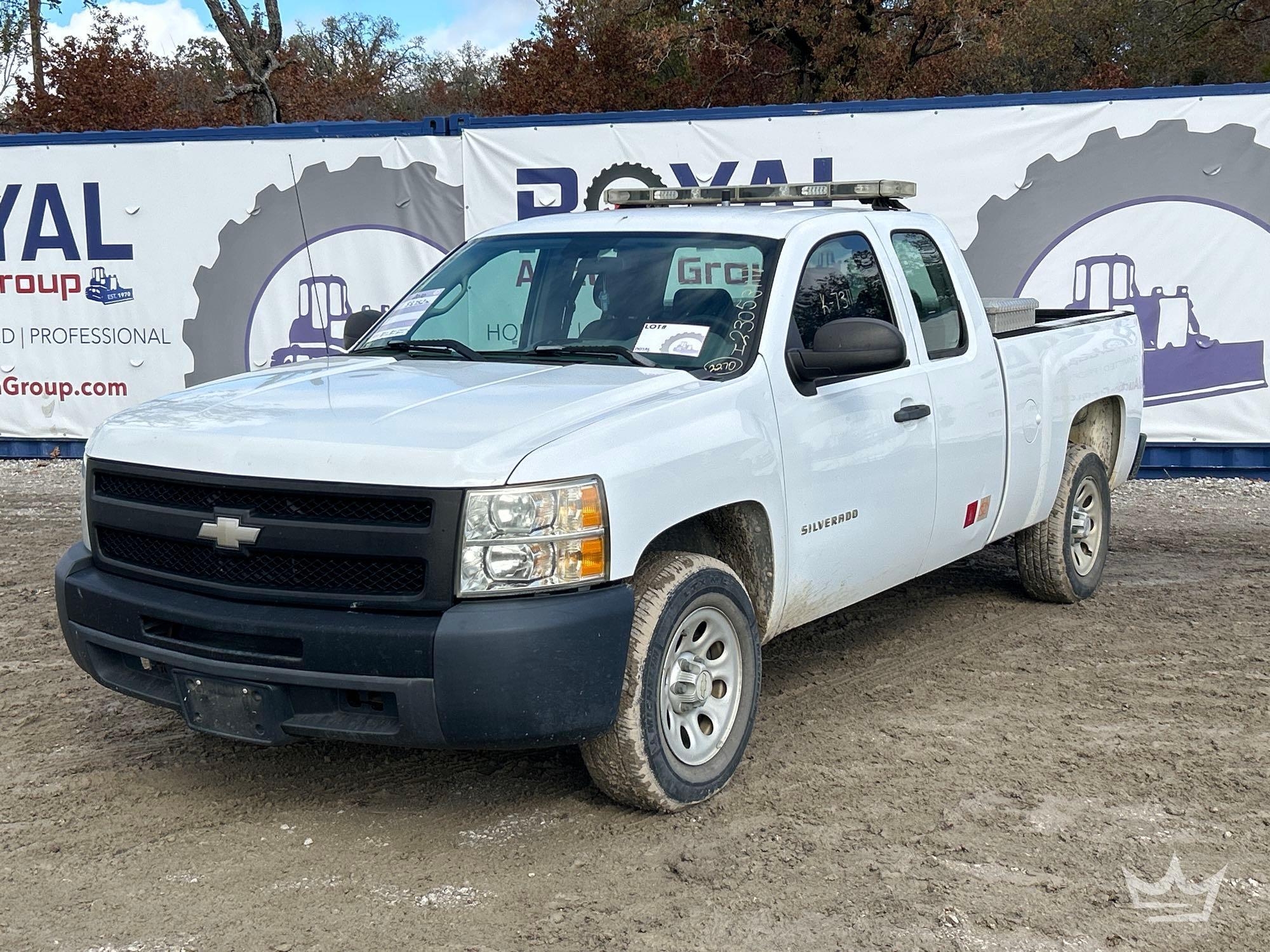 2010 Chevrolet Silverado 1500 Ext. Cab Pickup Truck (A55973)