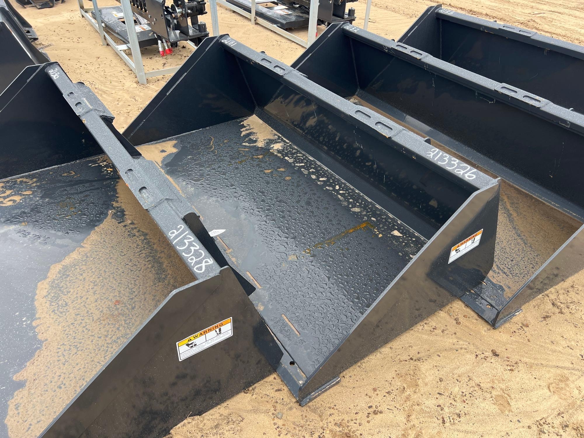 UNUSED WOLVERINE BUCKET (A64281)