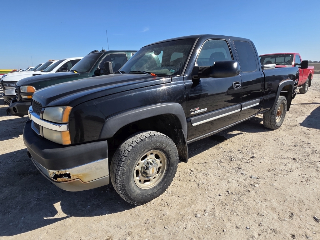 2004 Chevy 2500 (A66408)