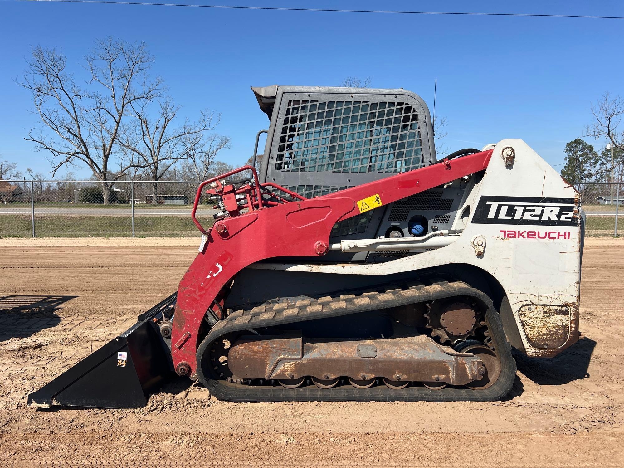 2017 TAKEUCHI TL12R2 SKID STEER (A64279)