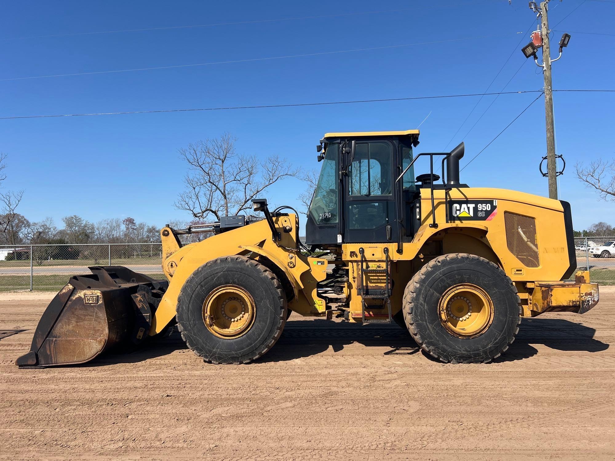 2017 CATERPILLAR 950GC WHEEL LOADER (A65053)