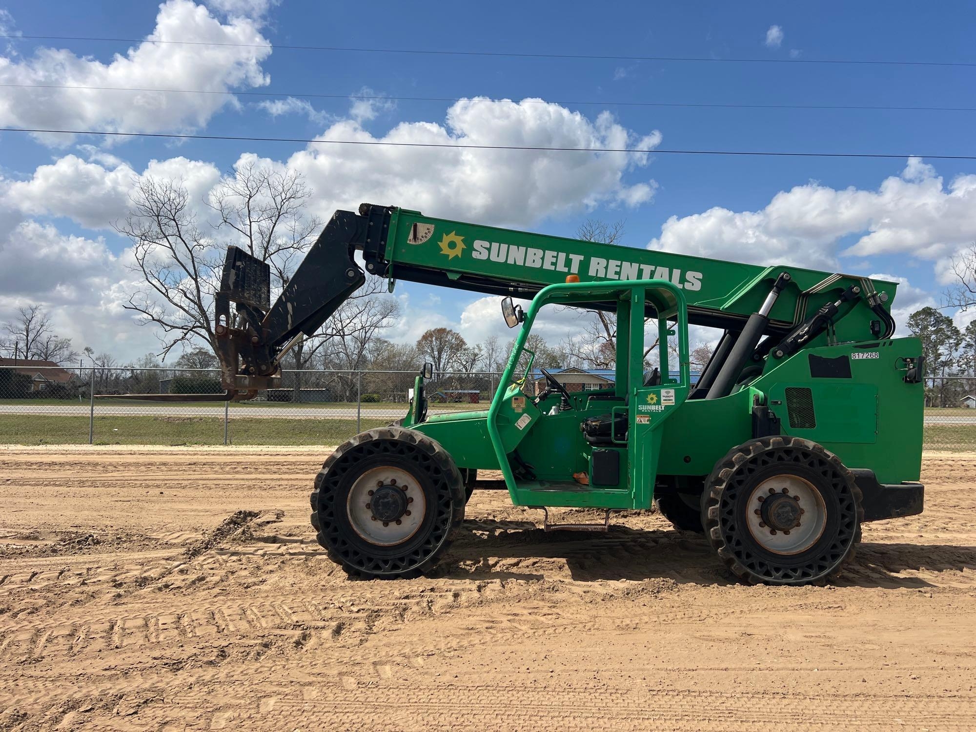 JLG TELESCOPIC FORKLIFT (A64279)