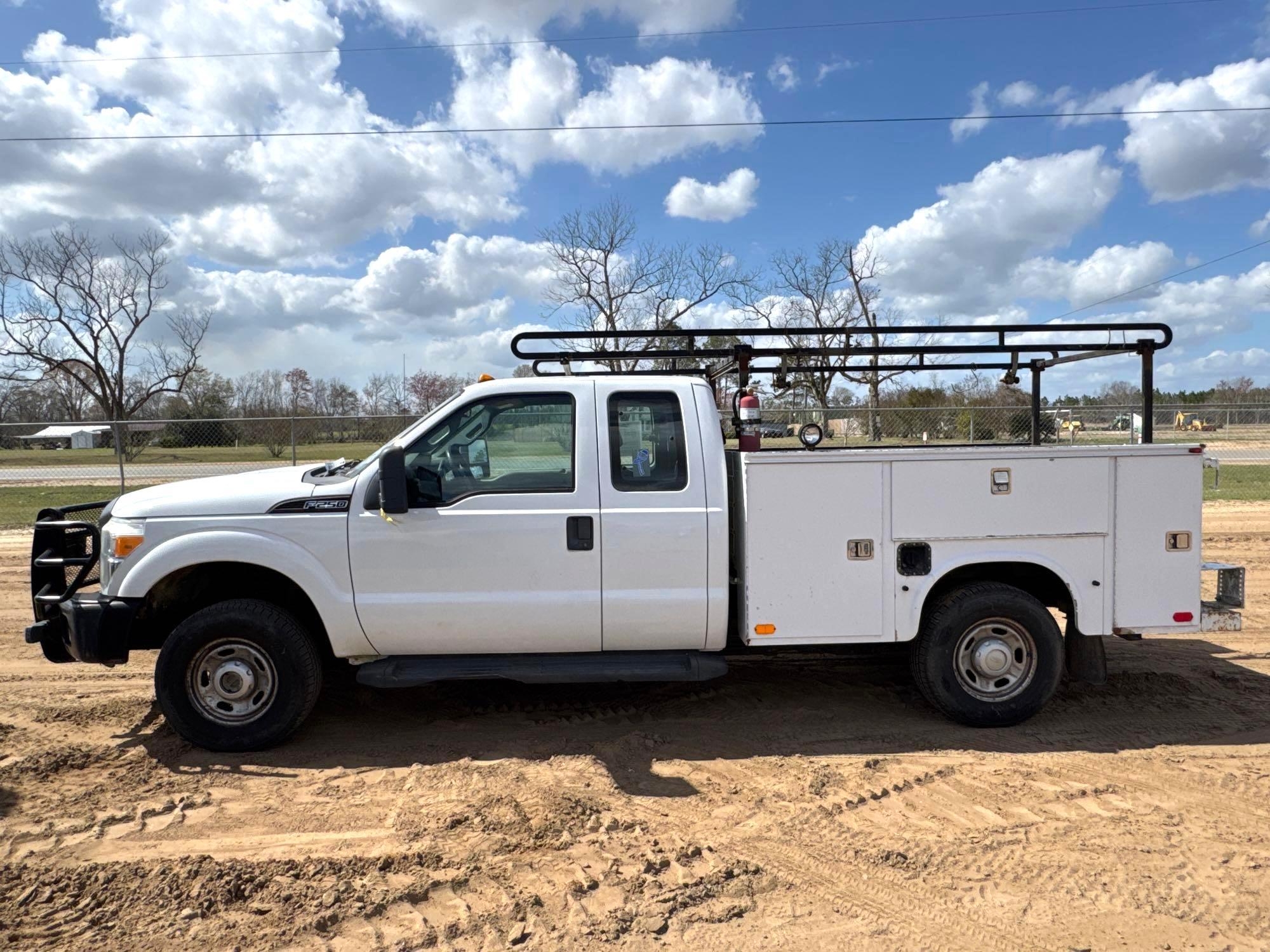 2012 FORD F-250 SUPER DUTY SERVICE TRUCK (A64280)
