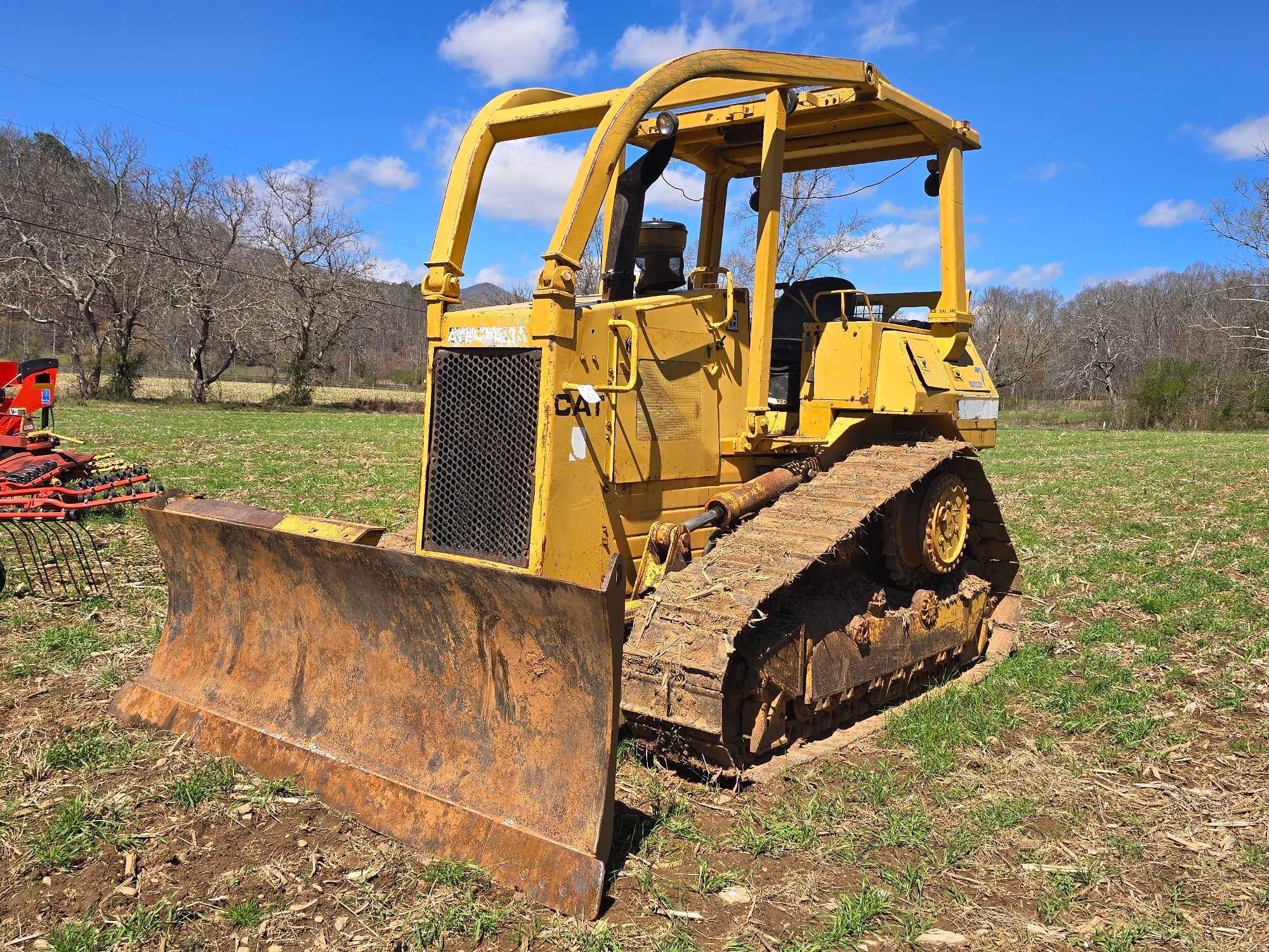 CATERPILLAR D4H CRAWLER DOZER (A64277)