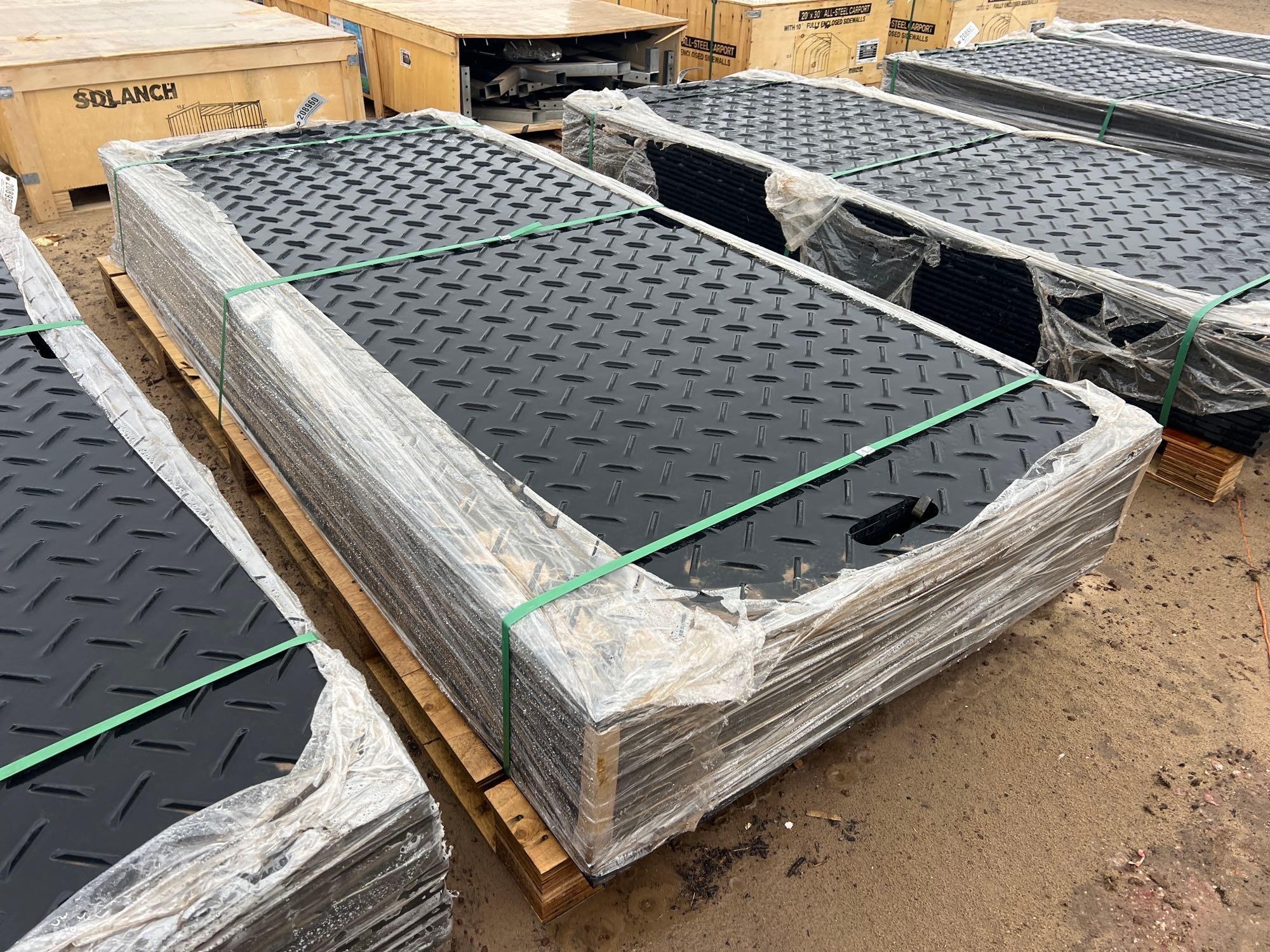 UNUSED SDLANCH DIAMOND PLATED PLASTIC MATS (A62131)