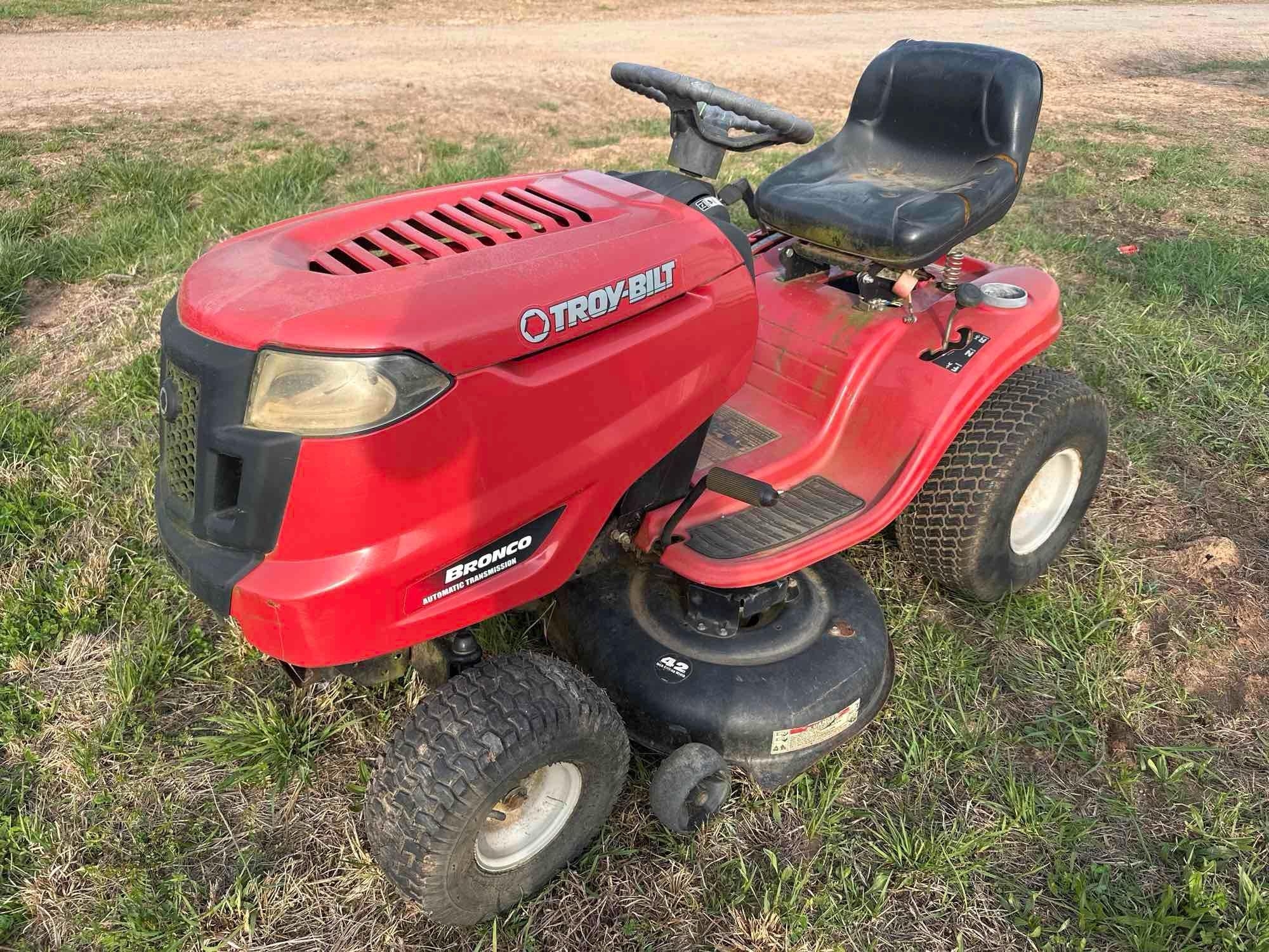 Troy Built Riding Lawnmower (A65579)