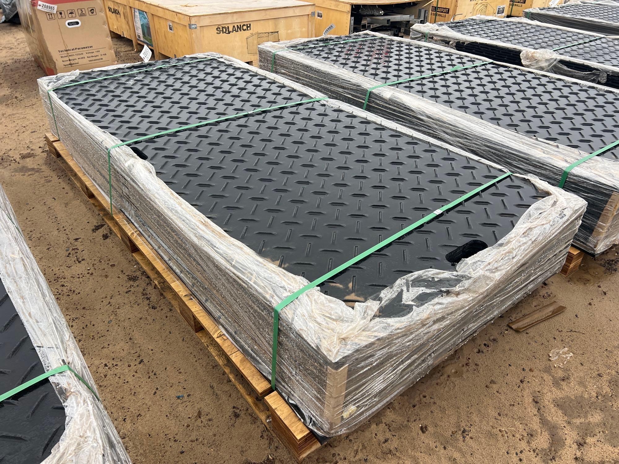 UNUSED SDLANCH DIAMOND PLATED PLASTIC MATS (A62131)