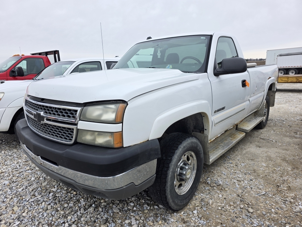 2005 Chevy 2500 Pickup Truck (A66408)