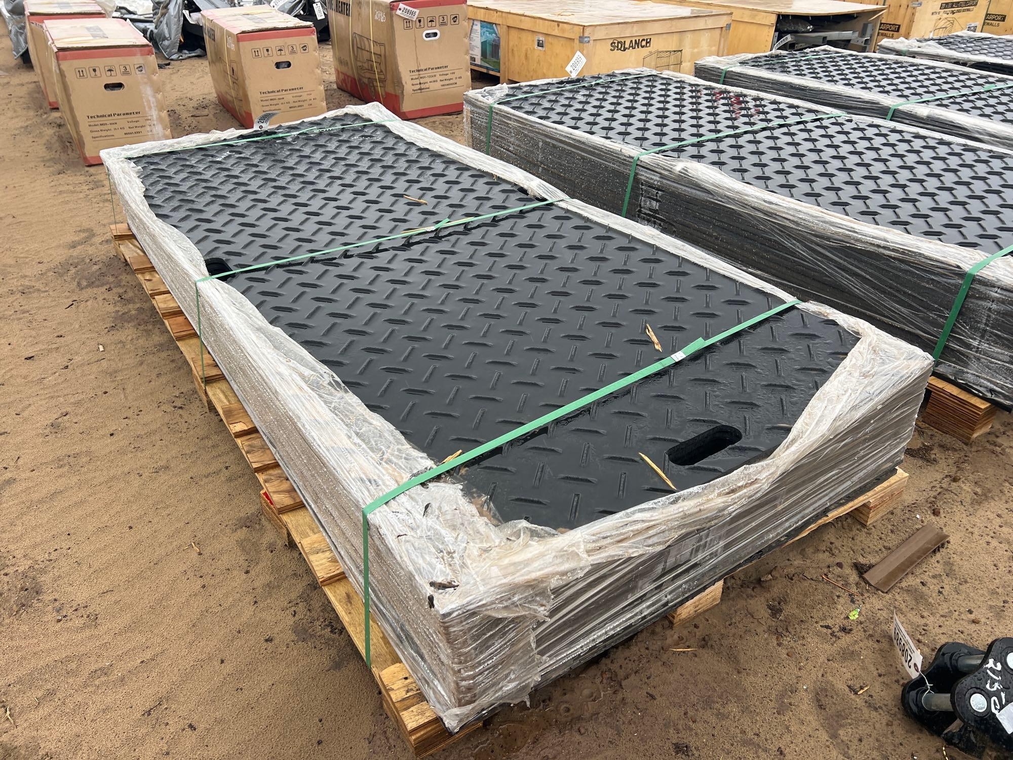 UNUSED SDLANCH DIAMOND PLATED PLASTIC MATS (A62131)