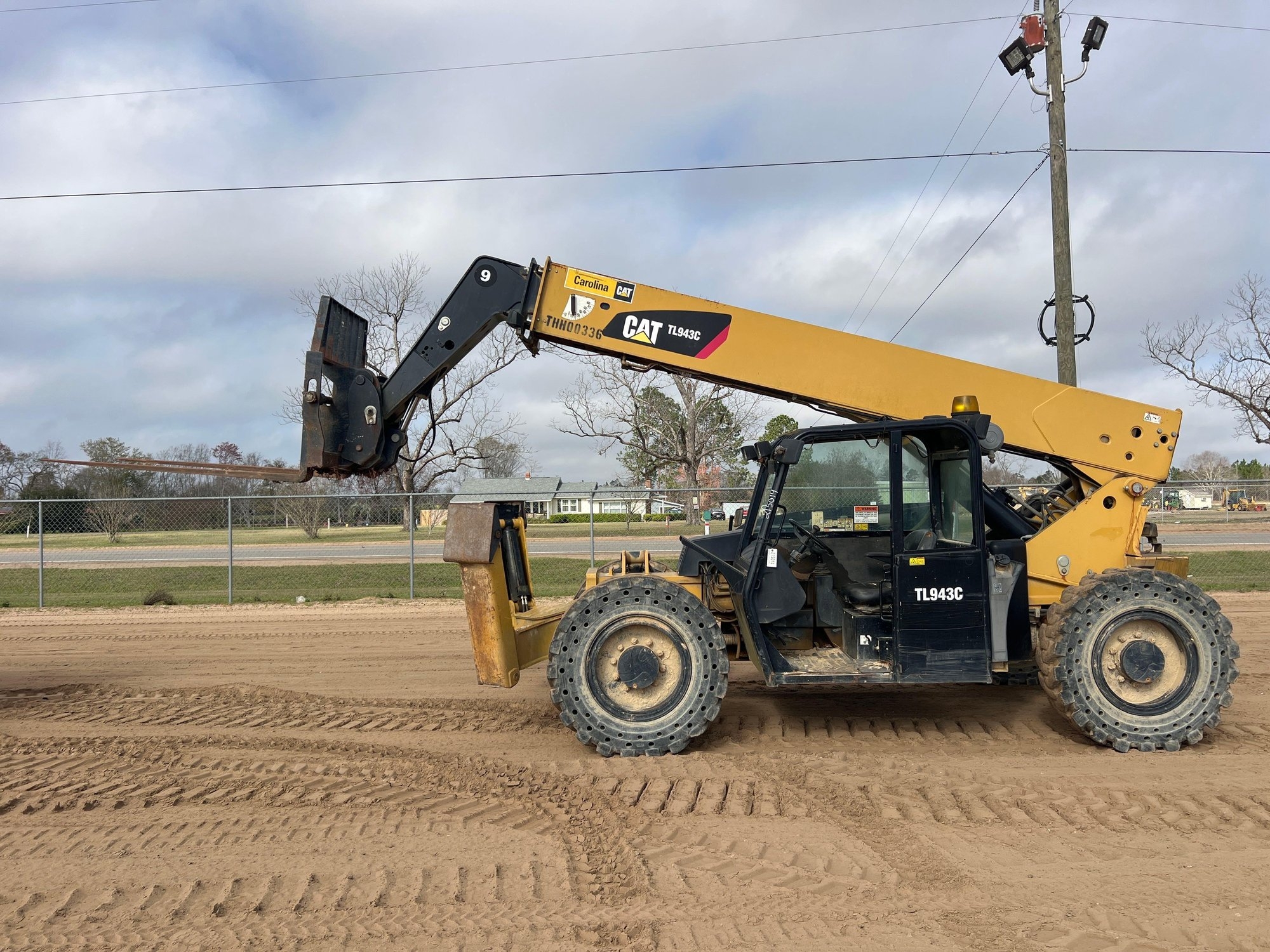 2013 CATERPILLAR TL943C TELESCOPIC FORKLIFT (A64279)