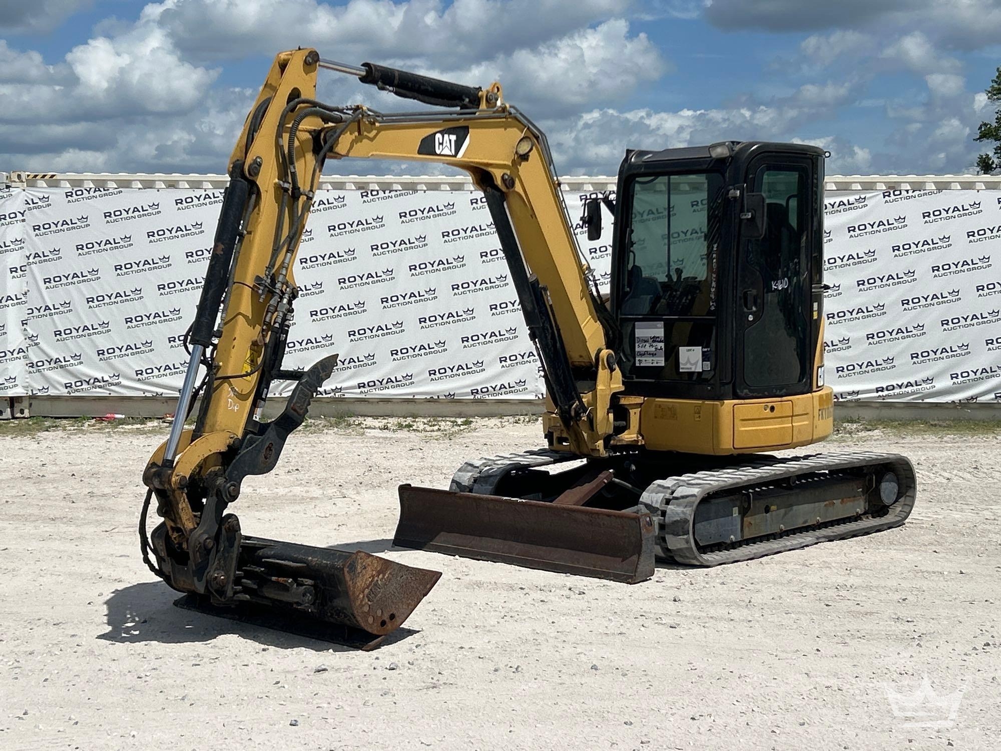 2013 Caterpillar 305.5E Mini Excavator (A64553)