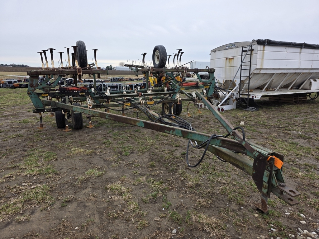 25' Flat Fold Cultivator (A66408)