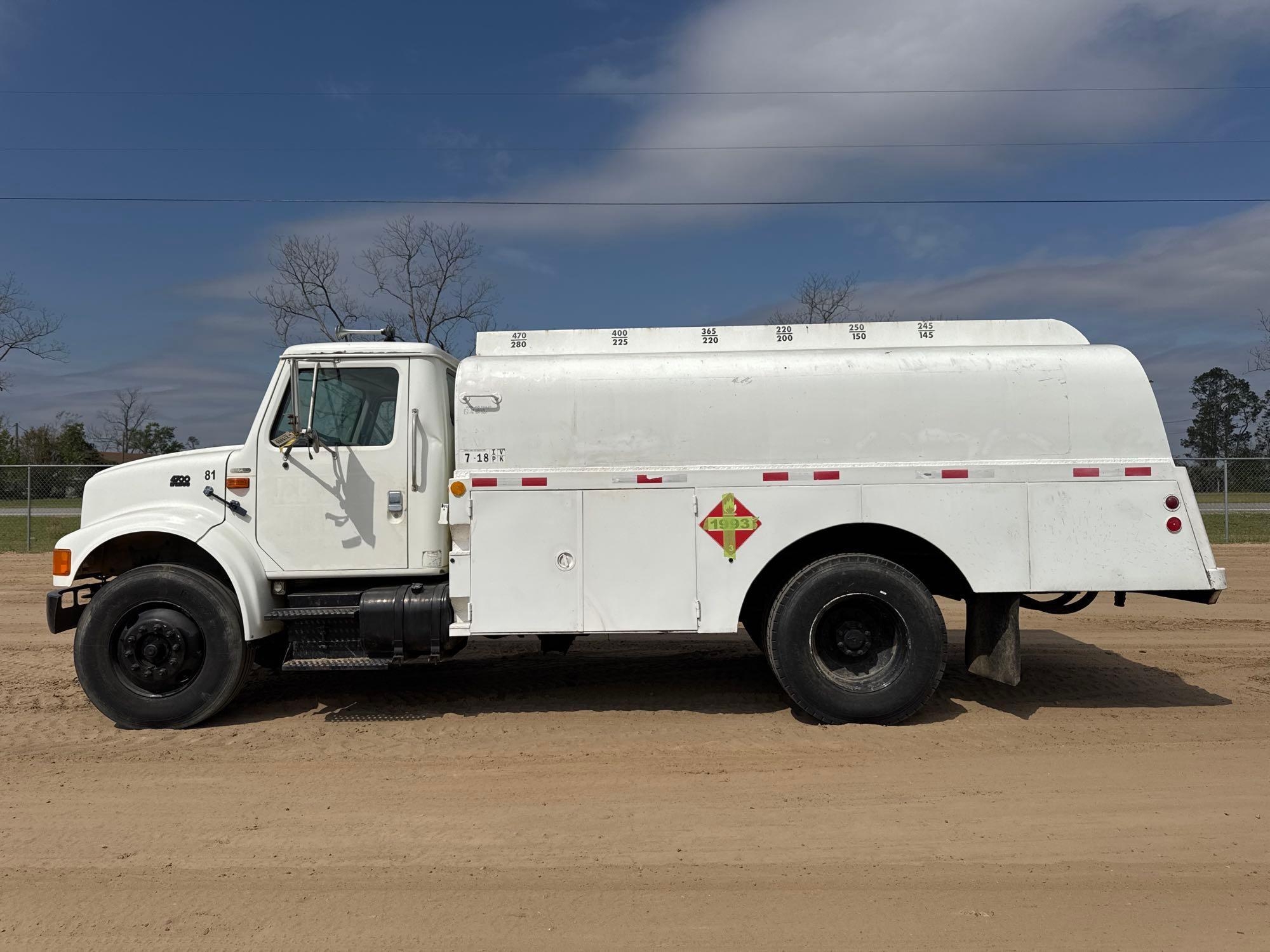 1995 NAVISTAR INTERNATIONAL 4700 S/A FUEL TRUCK (A65054)
