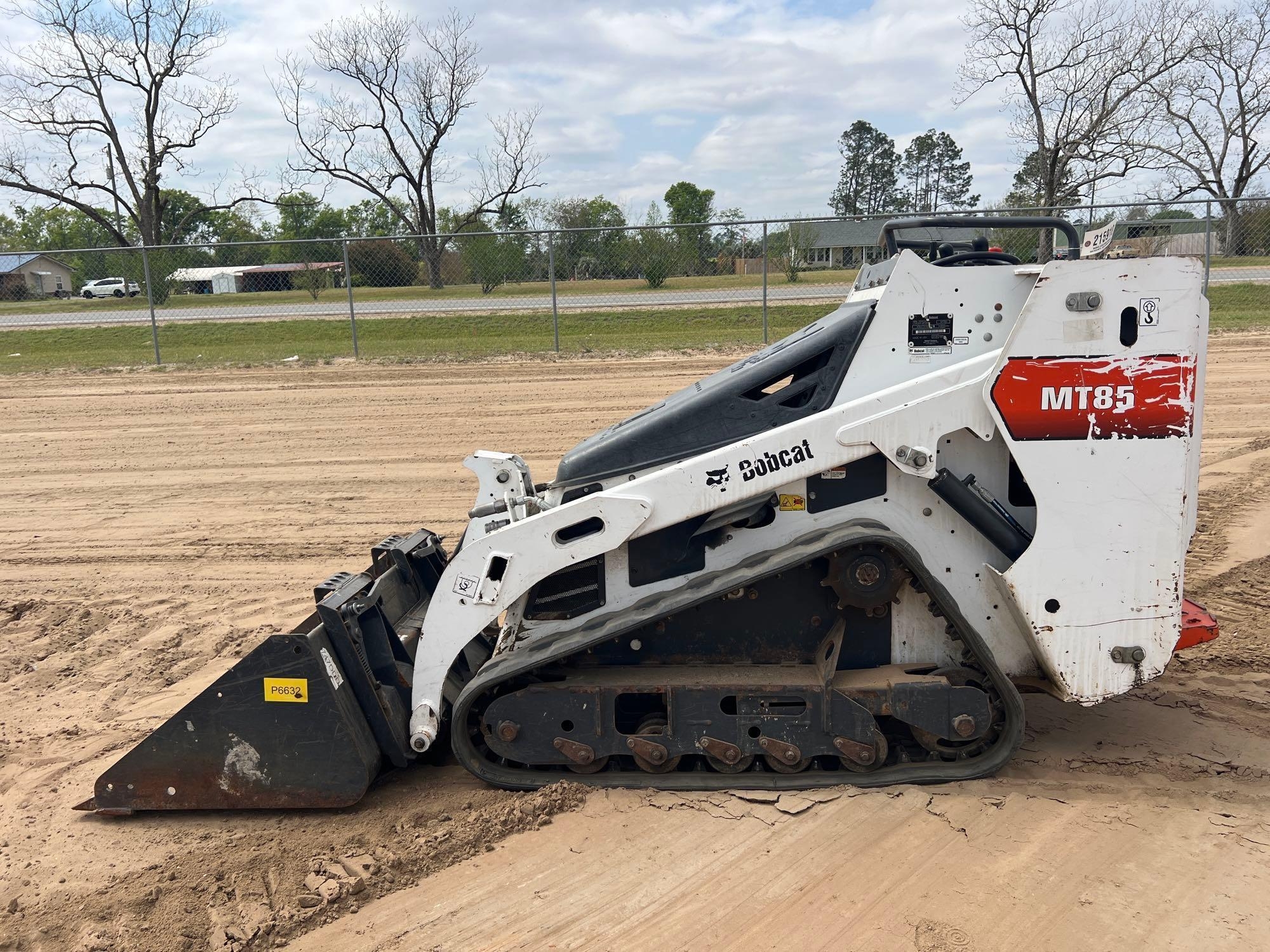 2018 BOBCAT MT85 STAND-ON SKID STEER (A65053)