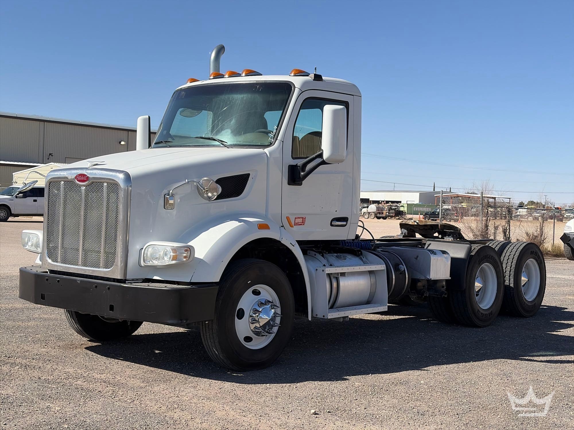 2013 Peterbilt 567 T/A Wet Kit Day Cab Truck Tractor (A60352)