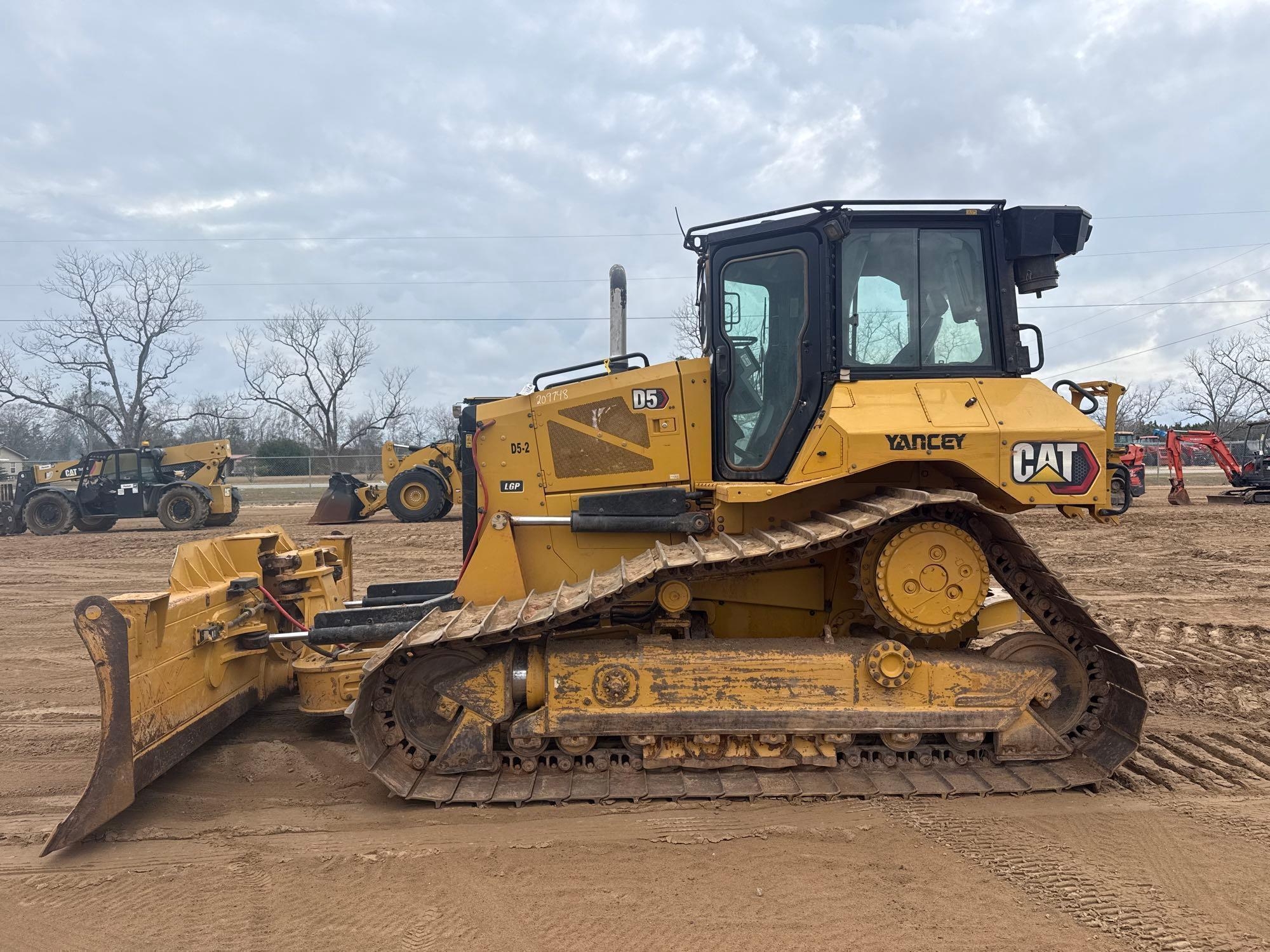 2024 CATERPILLAR D5 LGP CRAWLER DOZER (A60429)