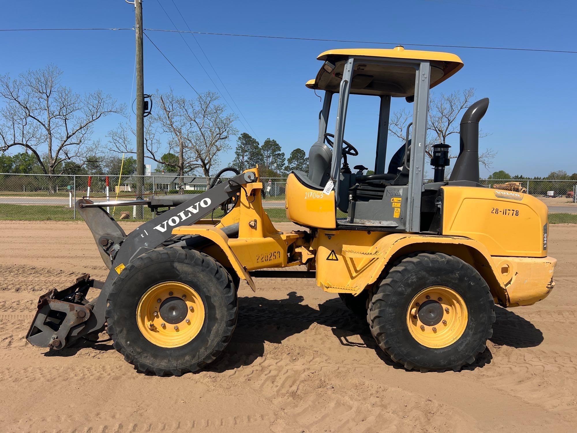 2015 VOLVO L30GS WHEEL LOADER (A65053)