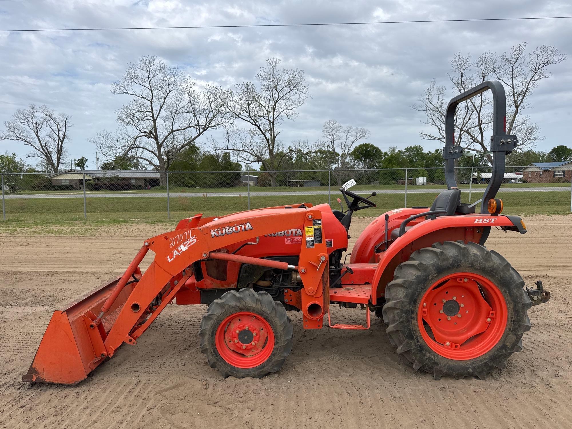 KUBOTA L2501 TRACTOR (A65054)