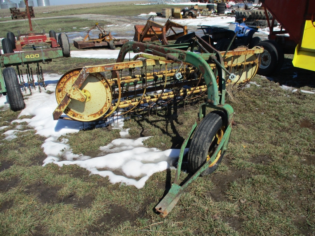 John Deere 660 Hay Rake (A66408)